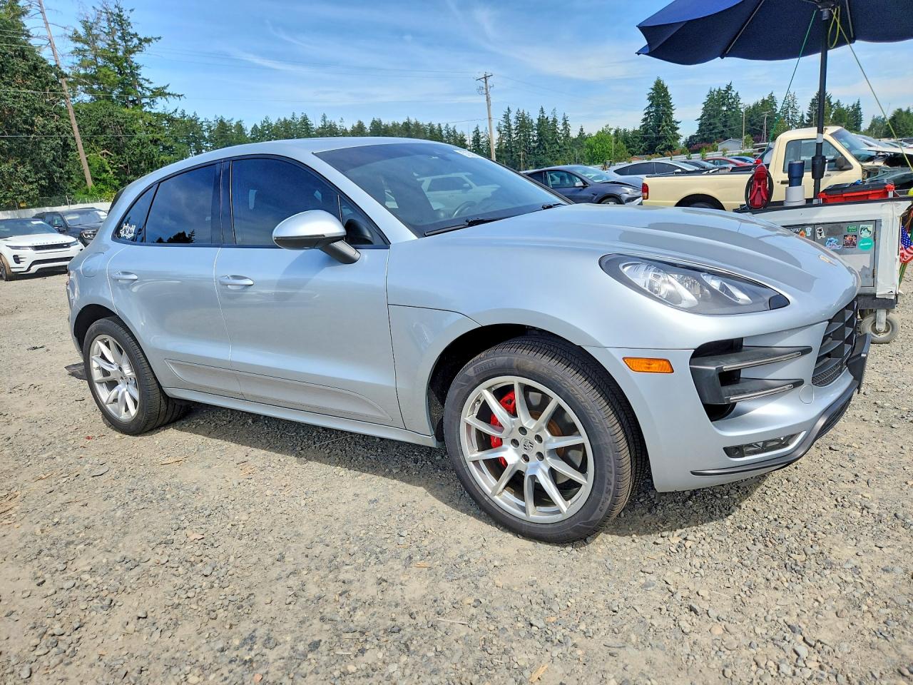 2015 Porsche Macan Turbo Silver vin: WP1AF2A58FLB47083
