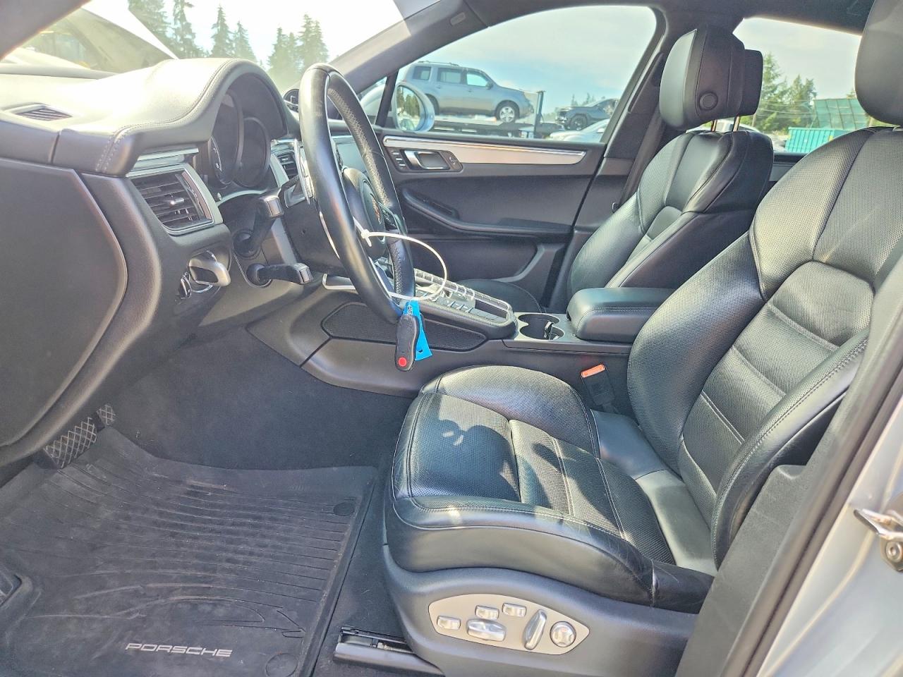 2015 Porsche Macan Turbo Silver vin: WP1AF2A58FLB47083