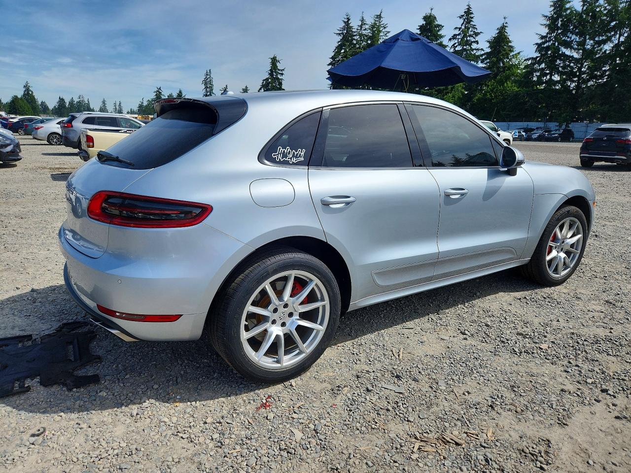 2015 Porsche Macan Turbo Silver vin: WP1AF2A58FLB47083