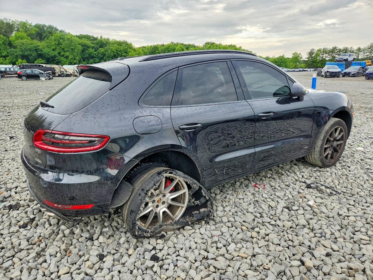 2015 Porsche Macan Turbo Black vin: WP1AF2A58FLB98180