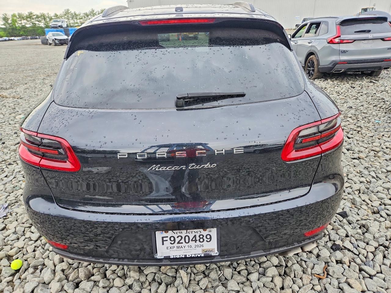 2015 Porsche Macan Turbo Black vin: WP1AF2A58FLB98180