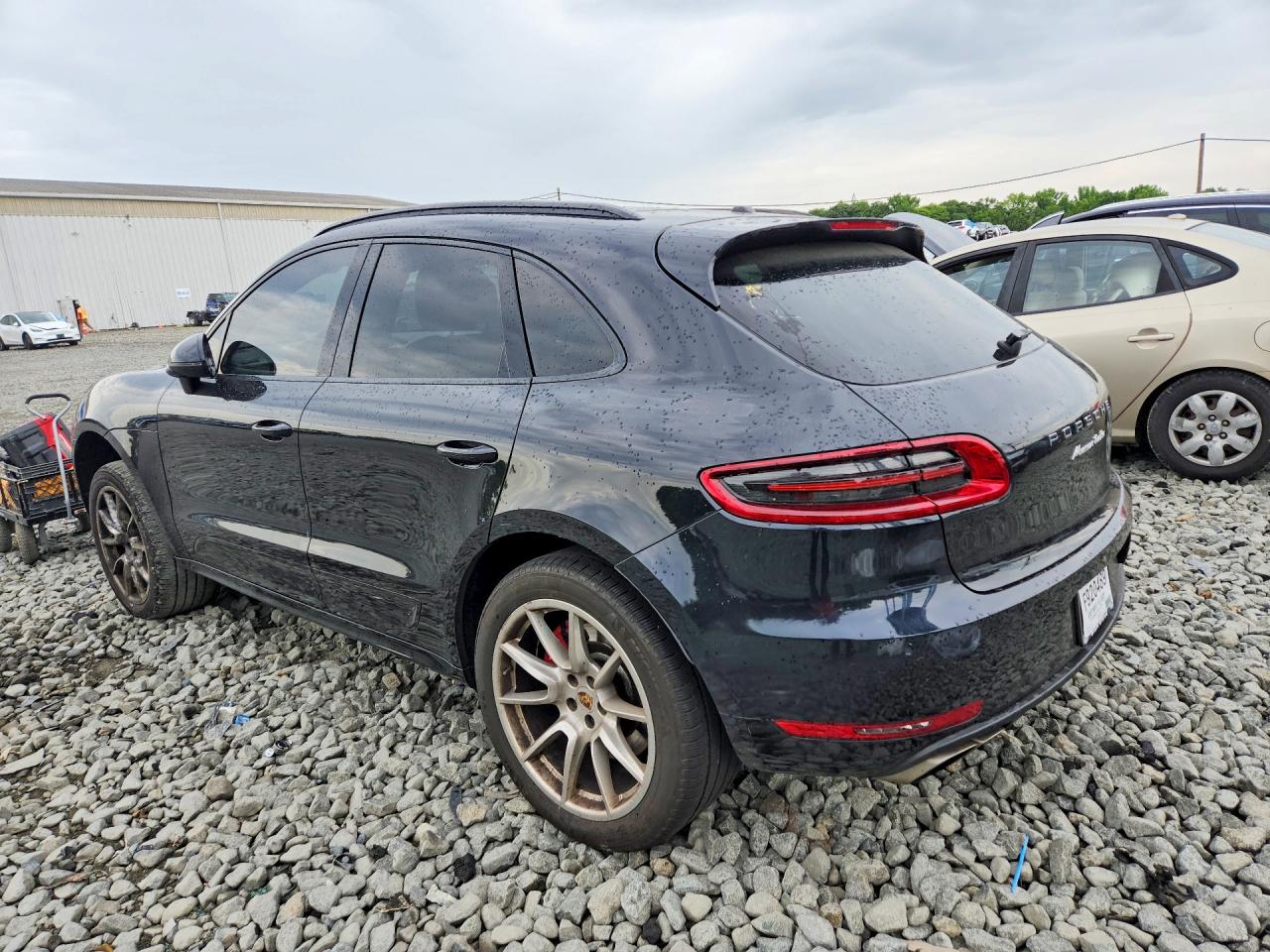2015 Porsche Macan Turbo Black vin: WP1AF2A58FLB98180