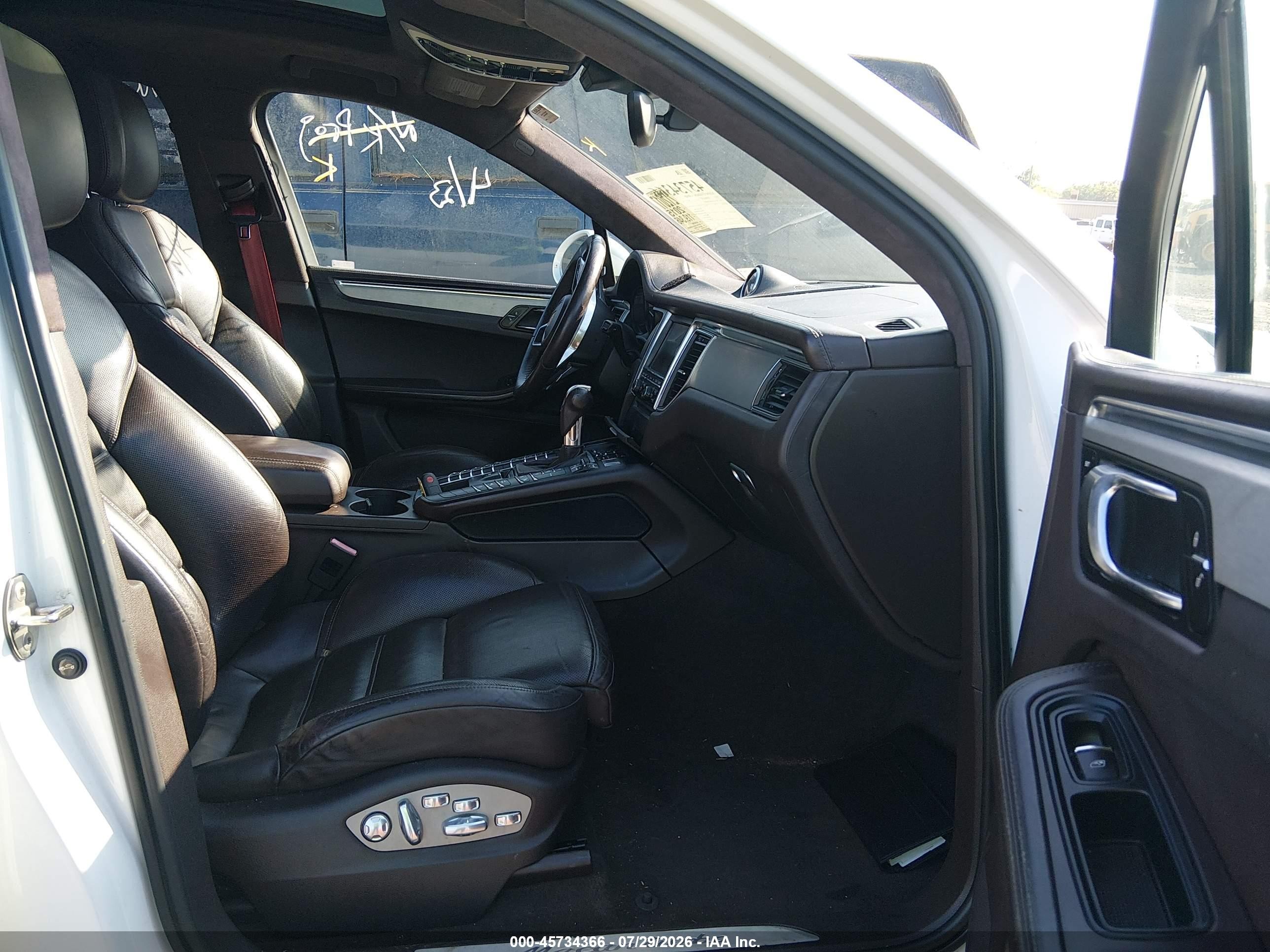 2015 Porsche Macan Turbo White vin: WP1AF2A5XFLB90839