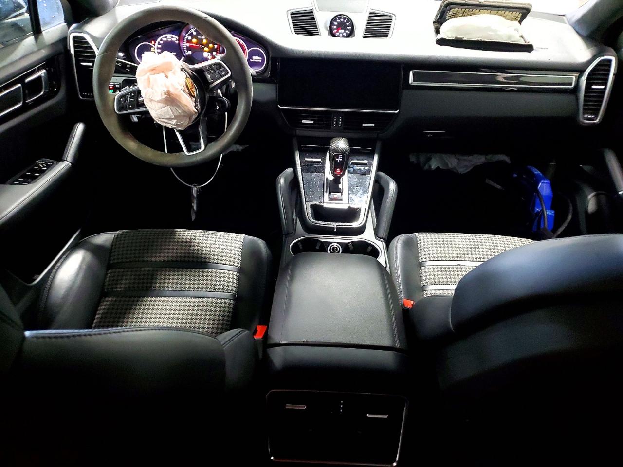 2021 Porsche Cayenne Coupe Белый vin: WP1BA2AY1MDA41756