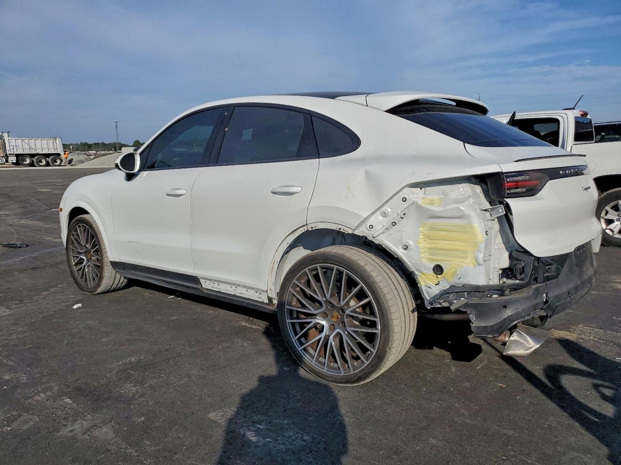 2022 Porsche Cayenne Coupe White vin: WP1BA2AY6NDA48543