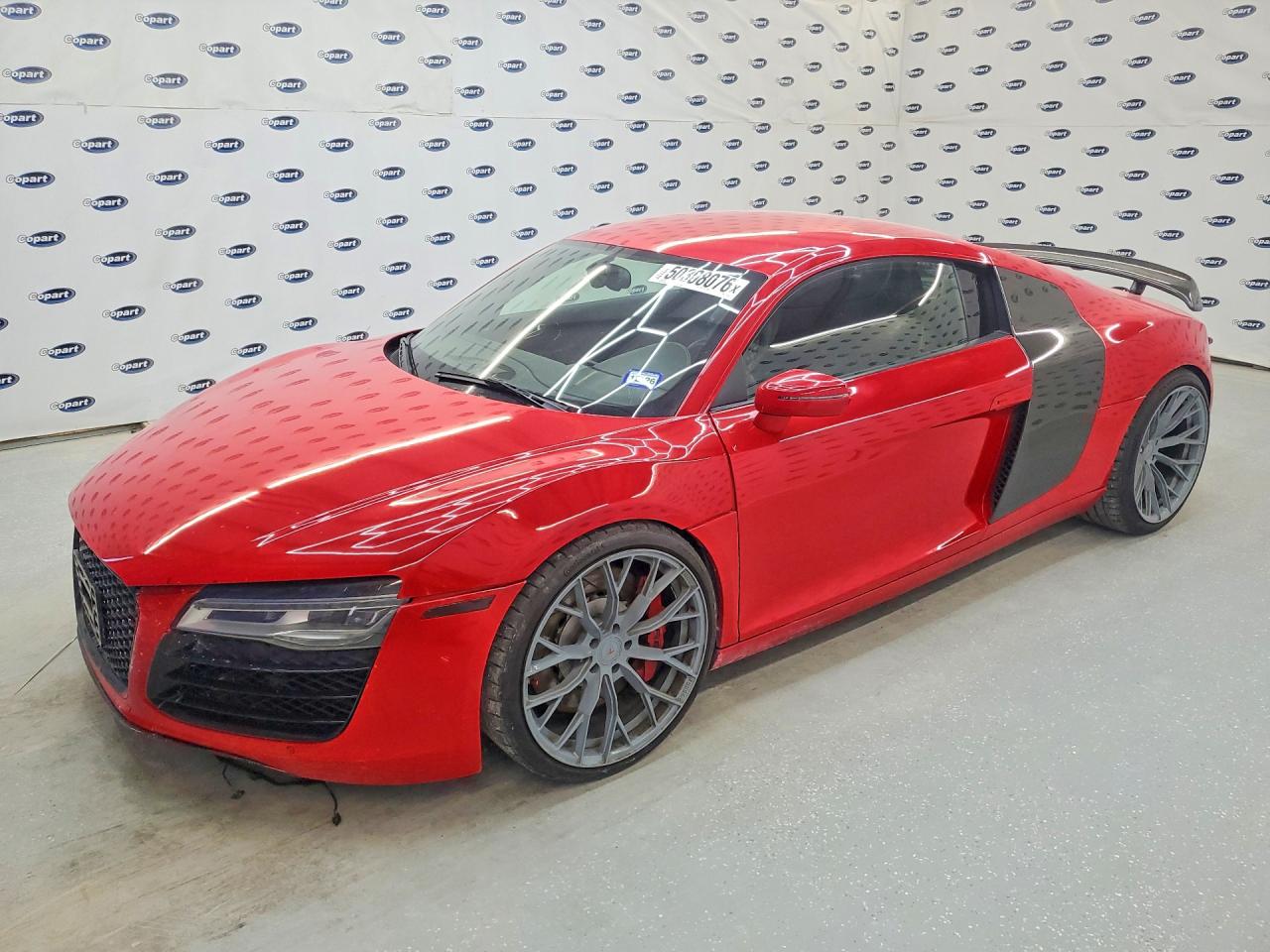 2015 Audi R8 4.2 Quattro Red vin: WUAAUAFG1F7000899