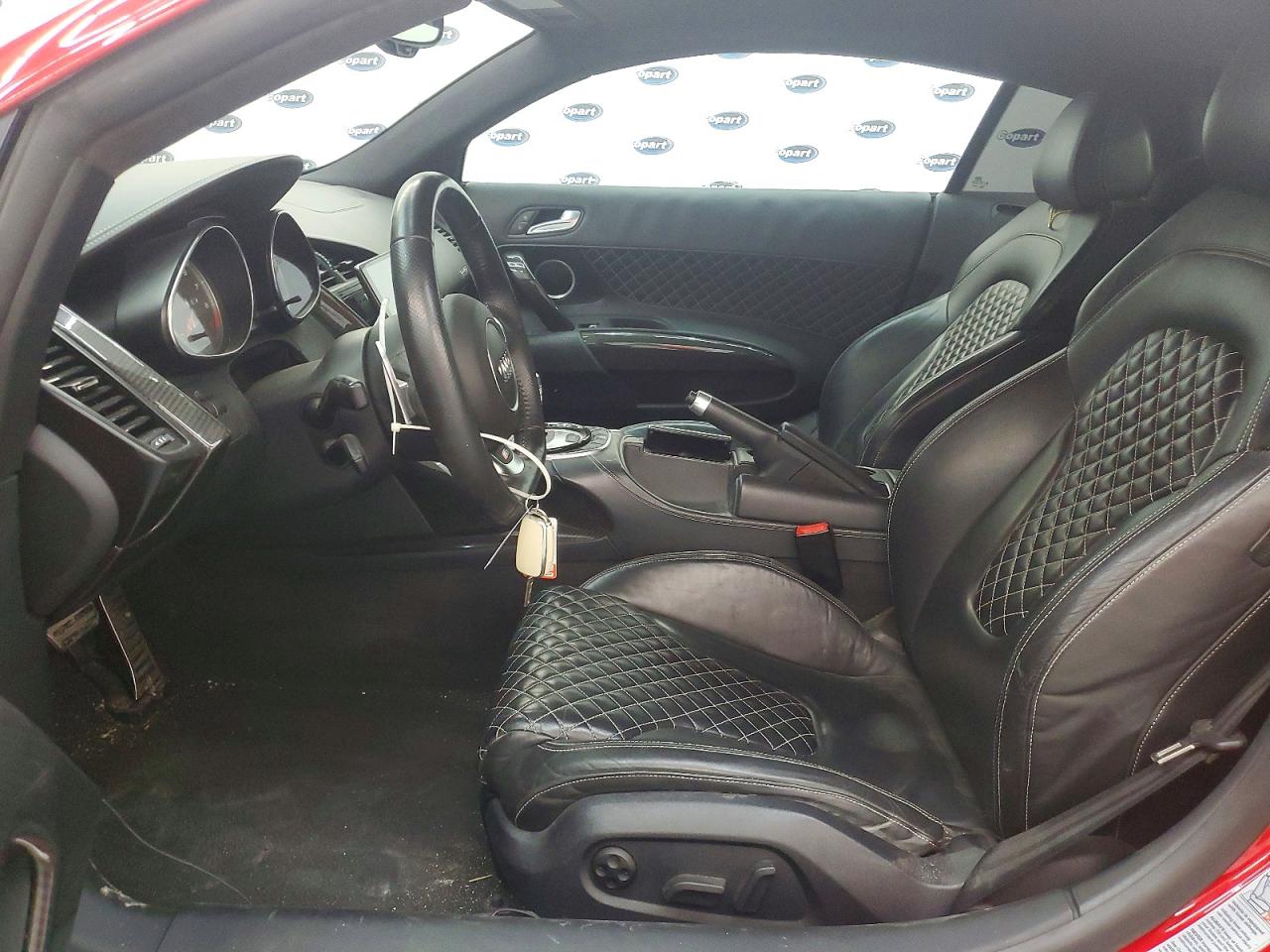 2015 Audi R8 4.2 Quattro Red vin: WUAAUAFG1F7000899