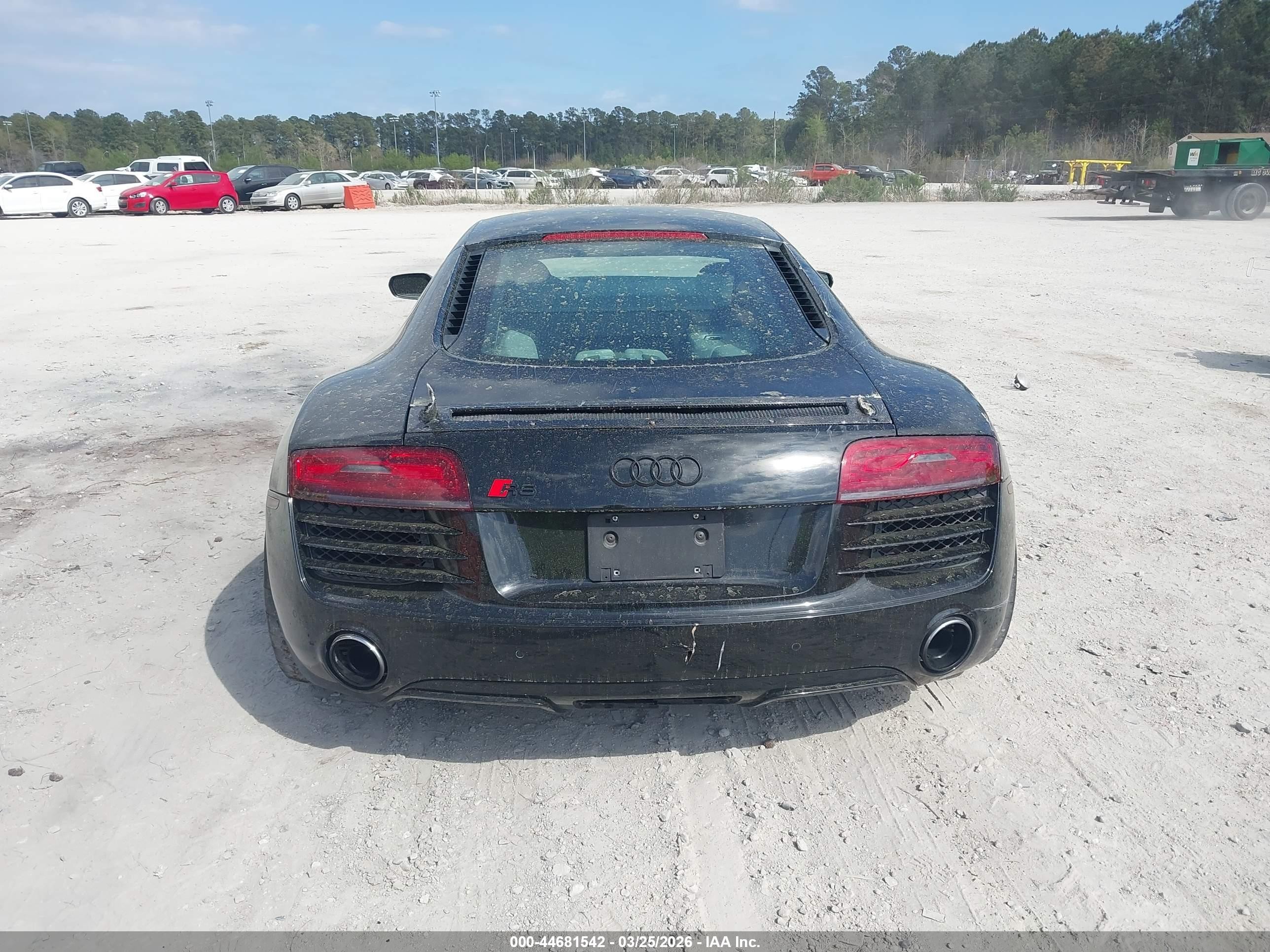 2015 Audi R8 4.2 Black vin: WUAAUAFG4F7001738