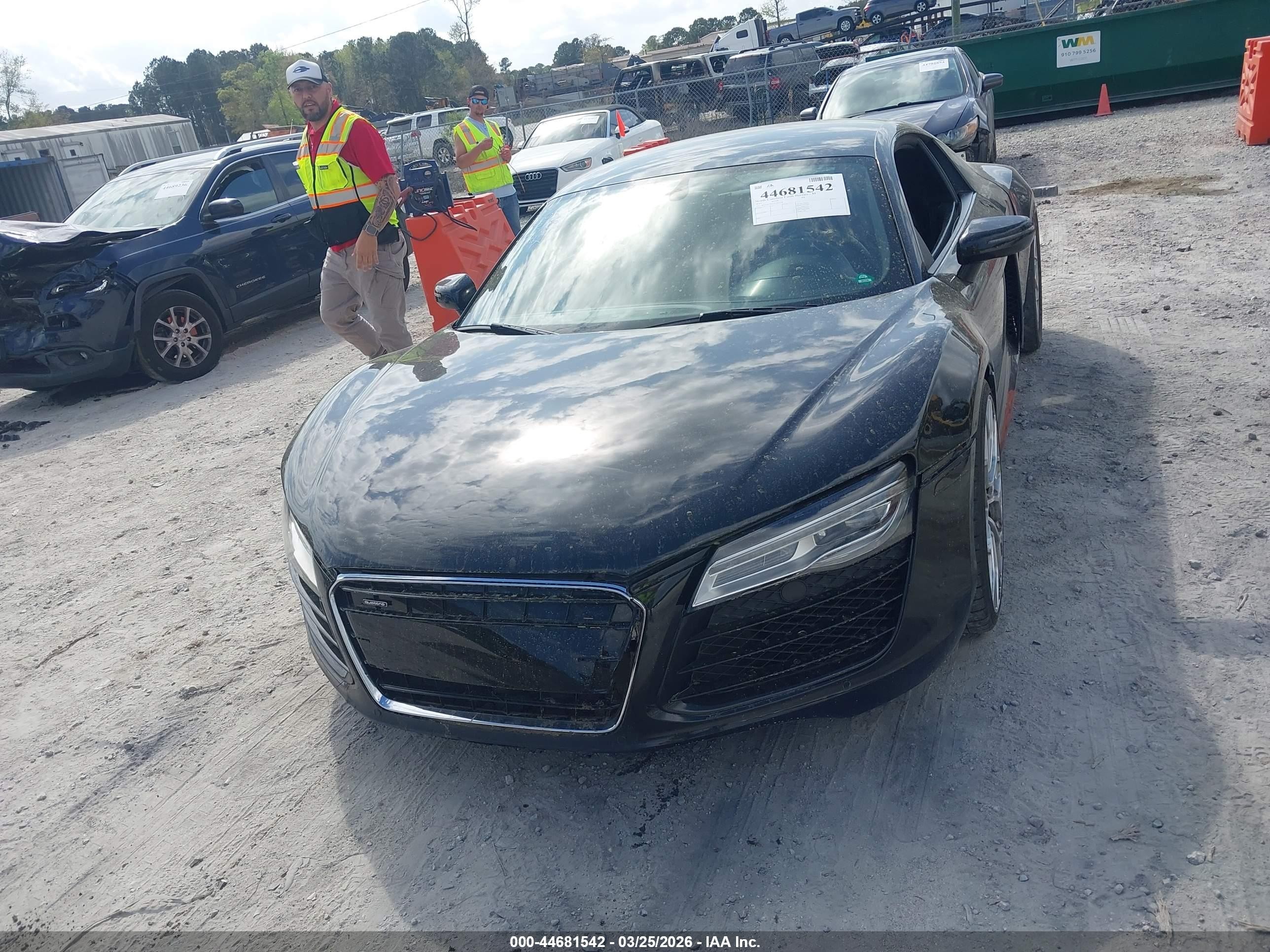 2015 Audi R8 4.2 Black vin: WUAAUAFG4F7001738