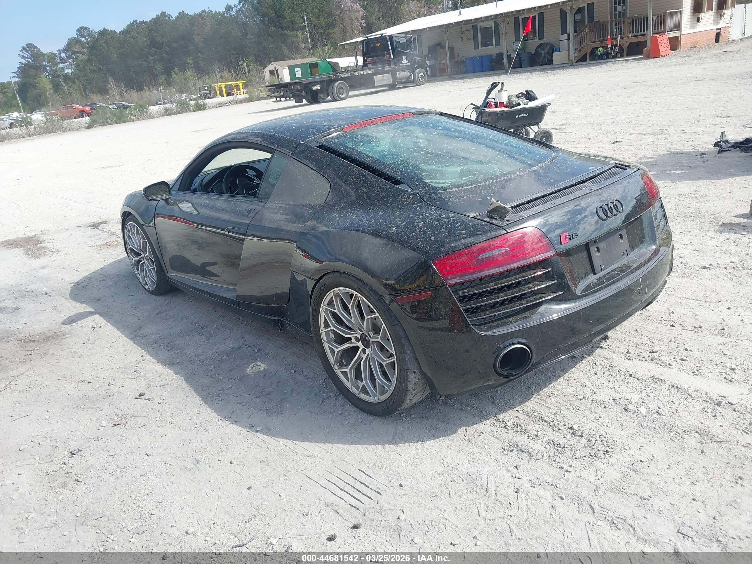 2015 Audi R8 4.2 Black vin: WUAAUAFG4F7001738