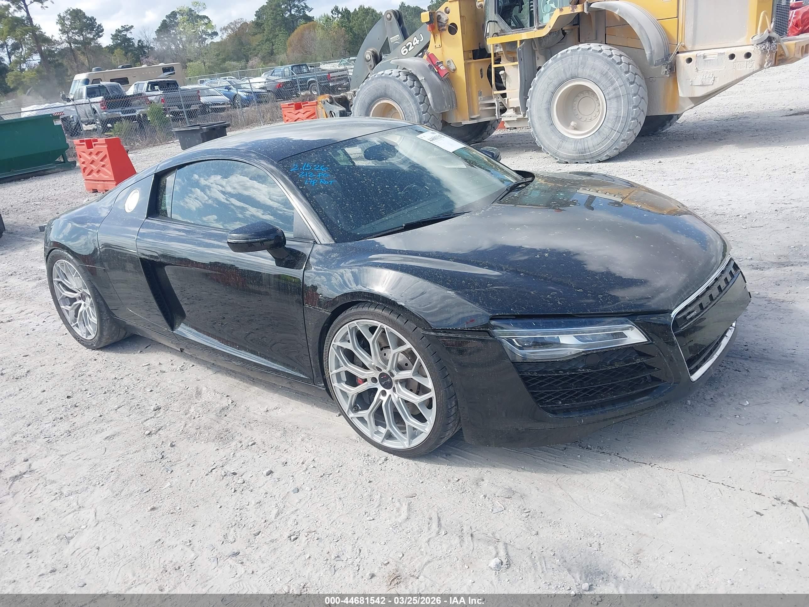 2015 Audi R8 4.2 Black vin: WUAAUAFG4F7001738