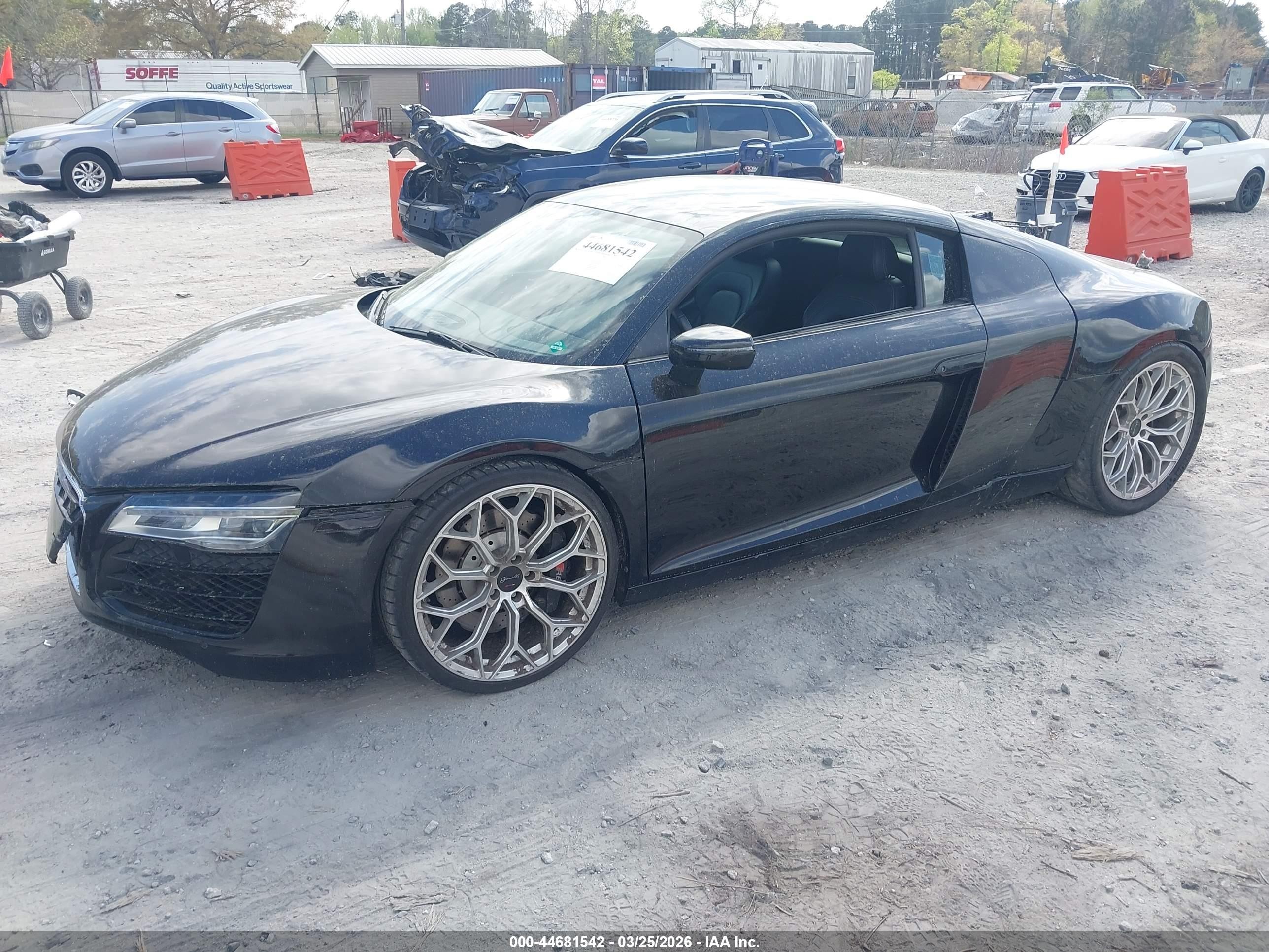2015 Audi R8 4.2 Black vin: WUAAUAFG4F7001738