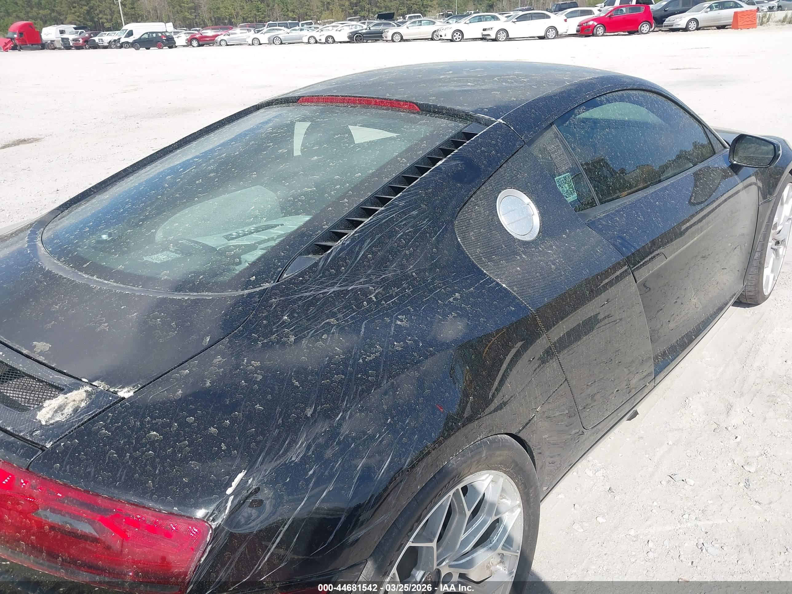 2015 Audi R8 4.2 Black vin: WUAAUAFG4F7001738