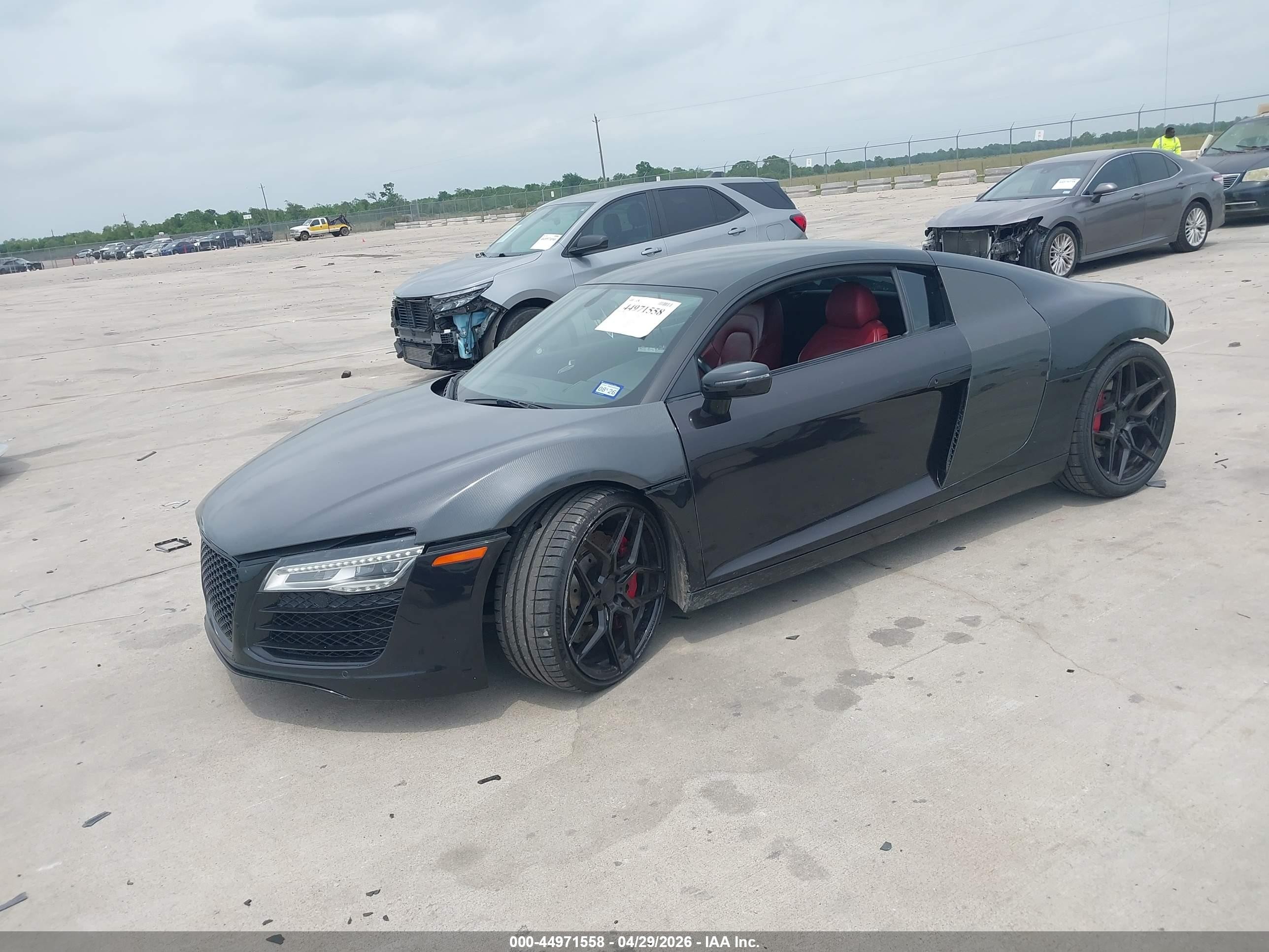 2015 Audi R8 4.2 Black vin: WUAAUAFG5F7000923