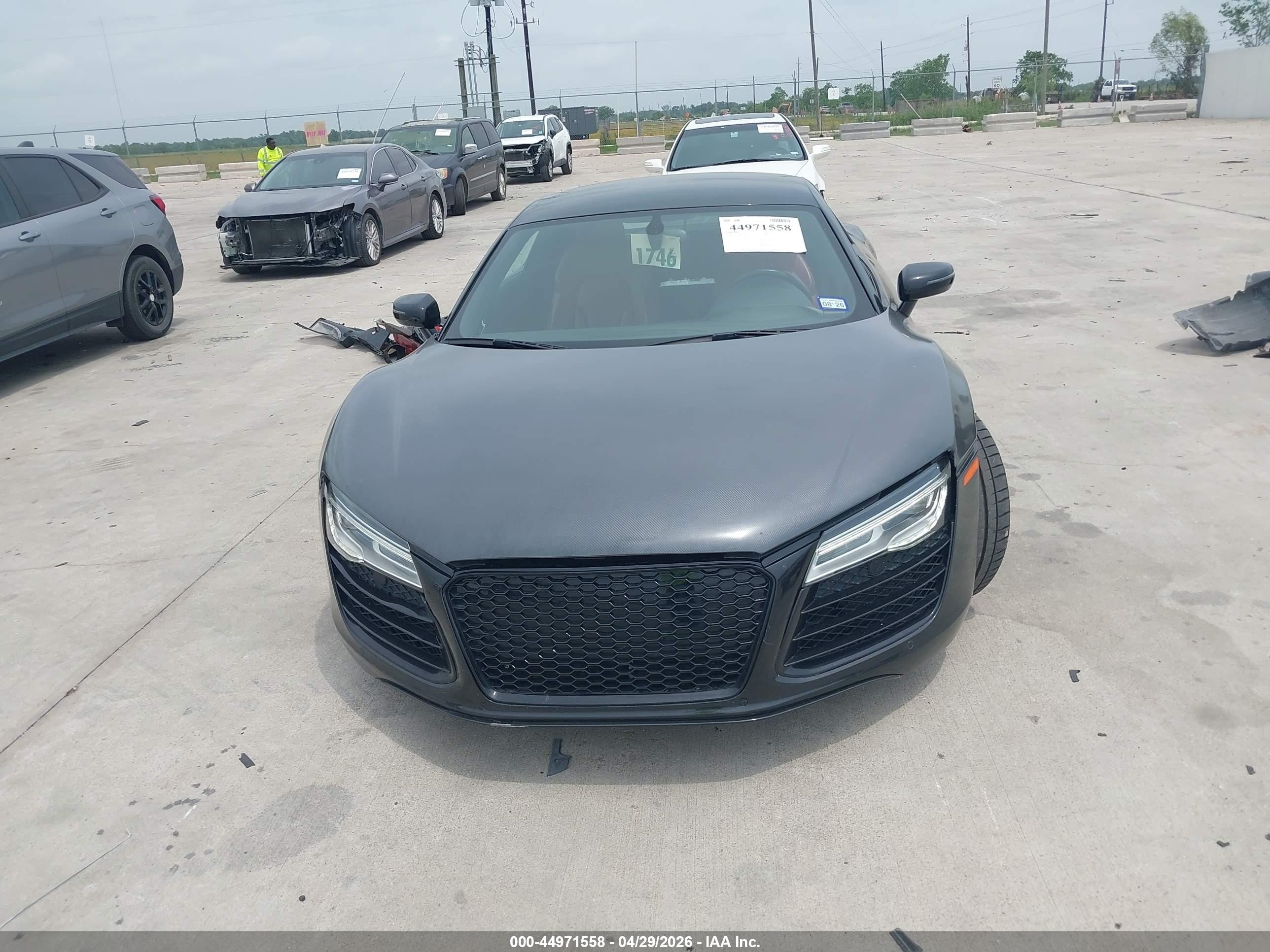 2015 Audi R8 4.2 Black vin: WUAAUAFG5F7000923