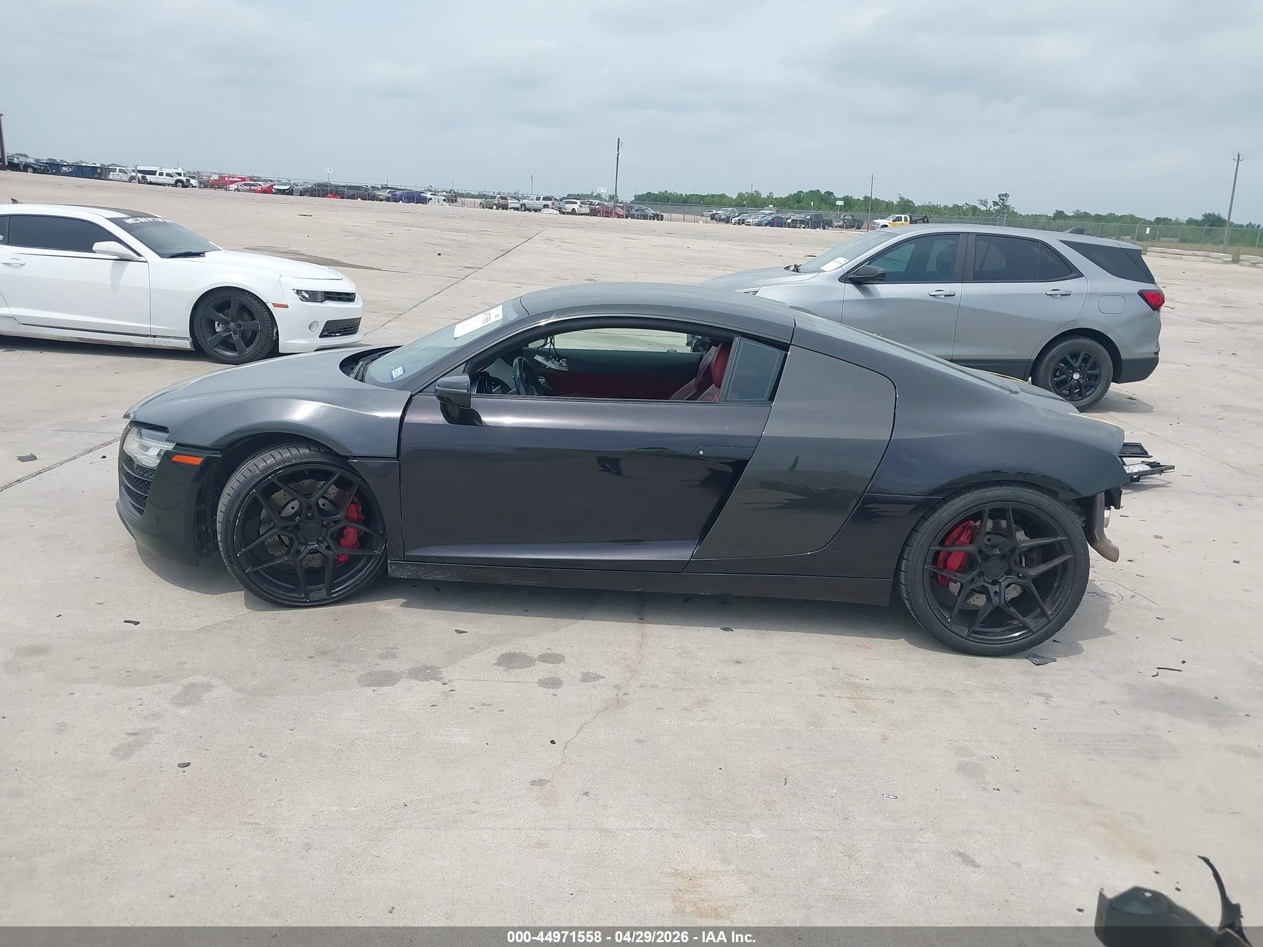 2015 Audi R8 4.2 Black vin: WUAAUAFG5F7000923