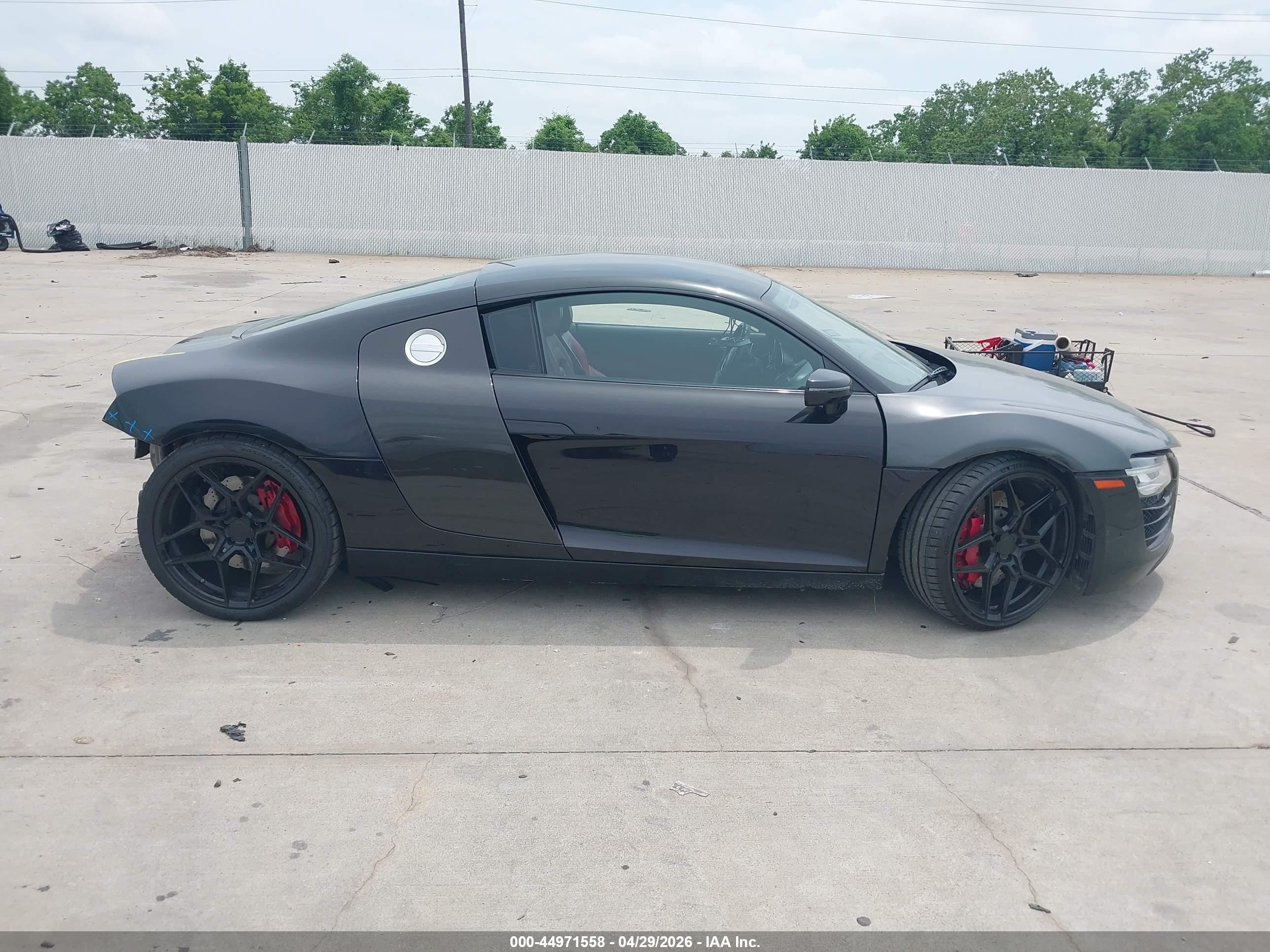 2015 Audi R8 4.2 Black vin: WUAAUAFG5F7000923
