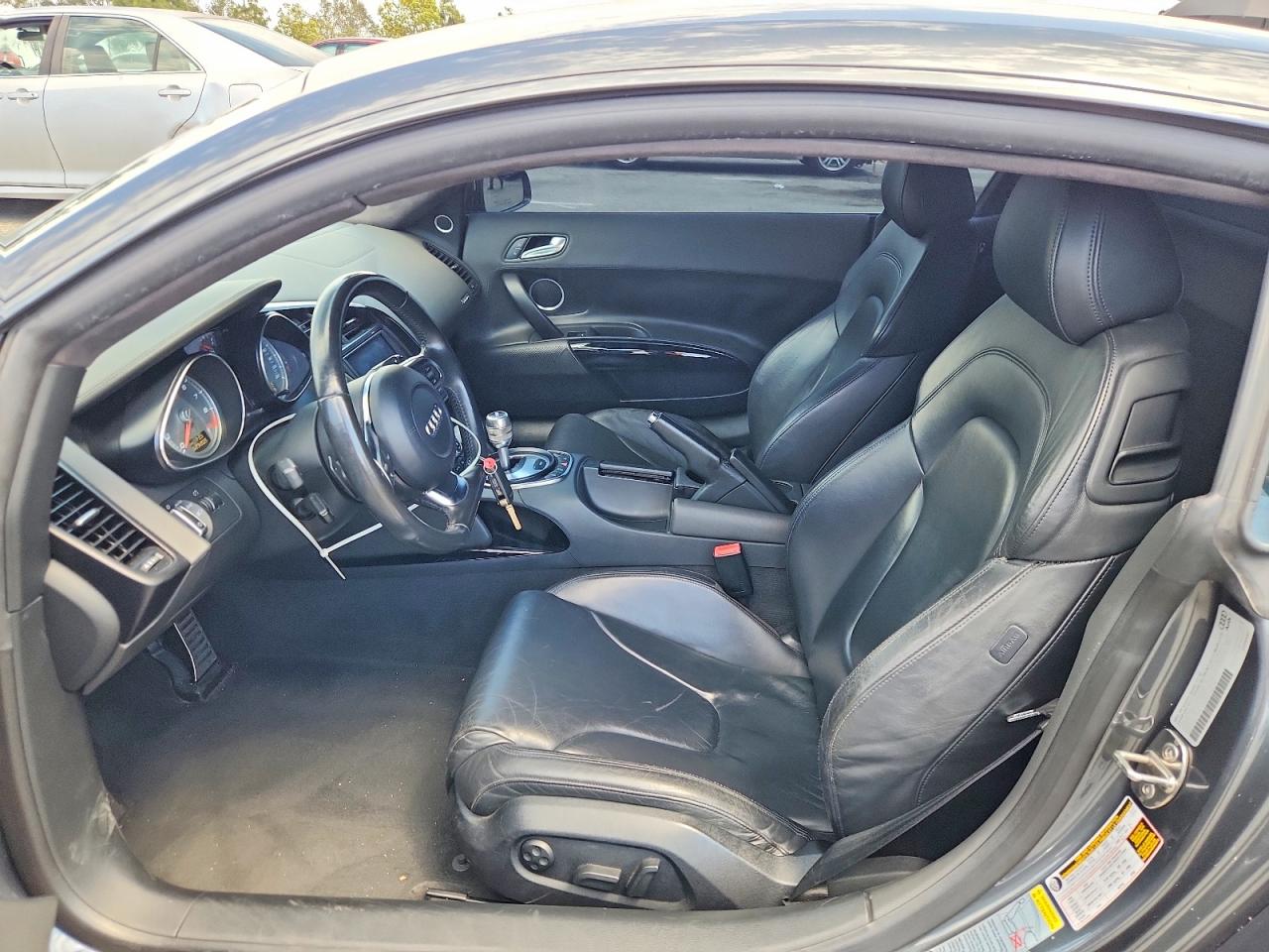 2011 Audi R8 4.2 Quattro Gray vin: WUAAUAFG9BN001627