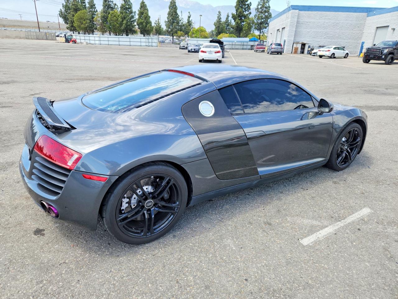 2011 Audi R8 4.2 Quattro Gray vin: WUAAUAFG9BN001627