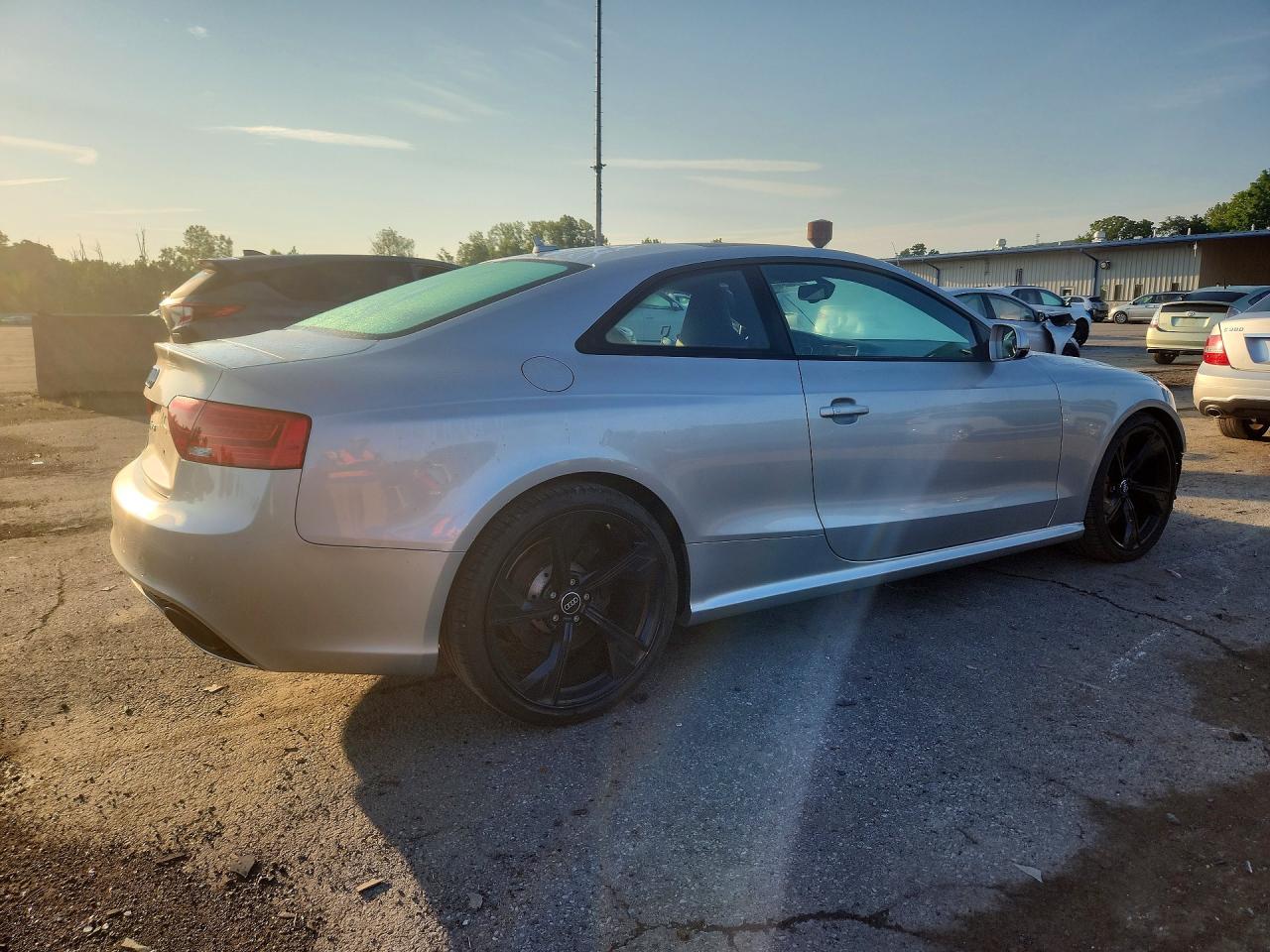 2013 Audi Rs5 Silver vin: WUAC6AFR2DA903132