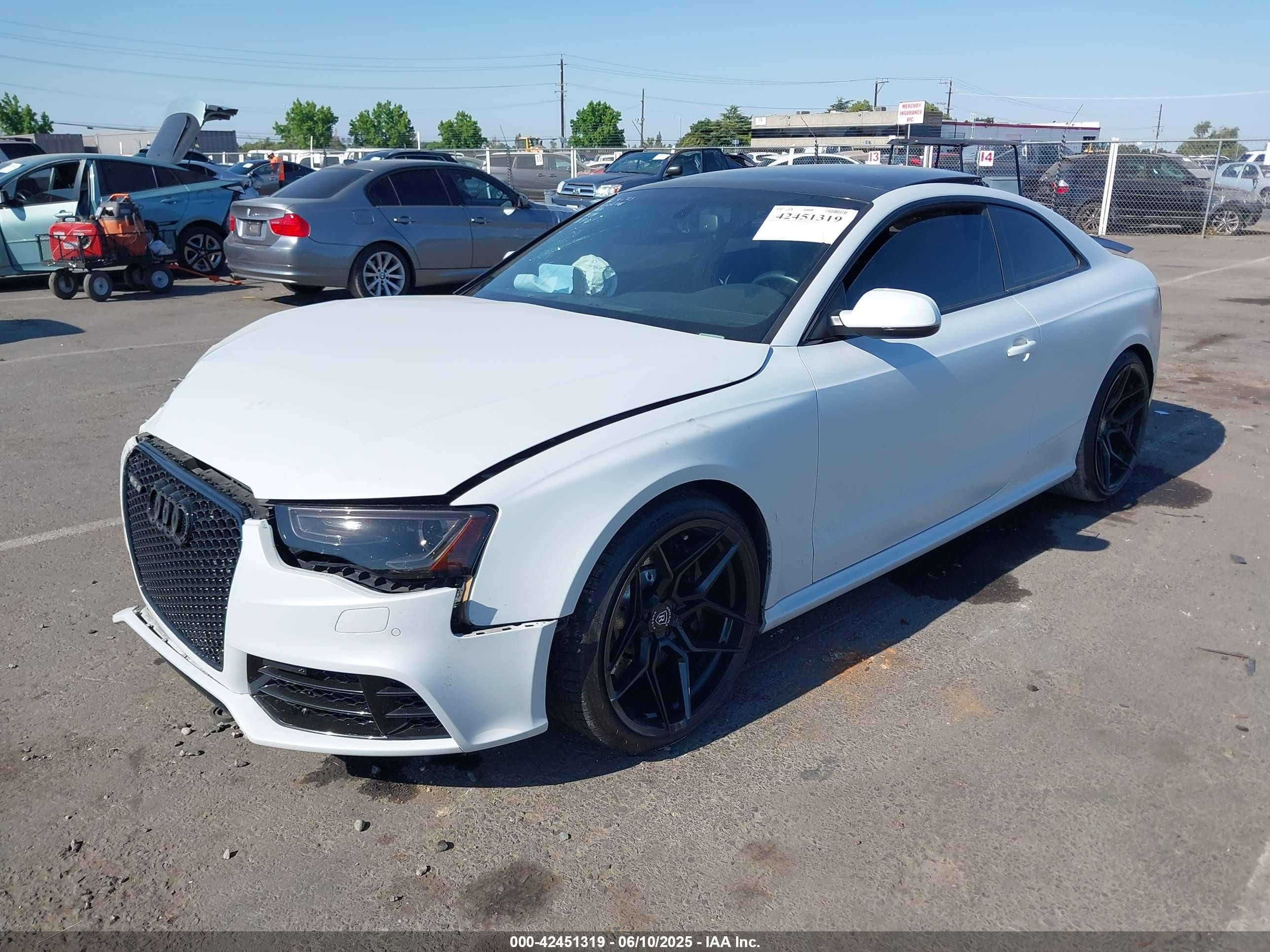 2014 Audi Rs 5 4.2 Белый vin: WUAC6AFR2EA900989