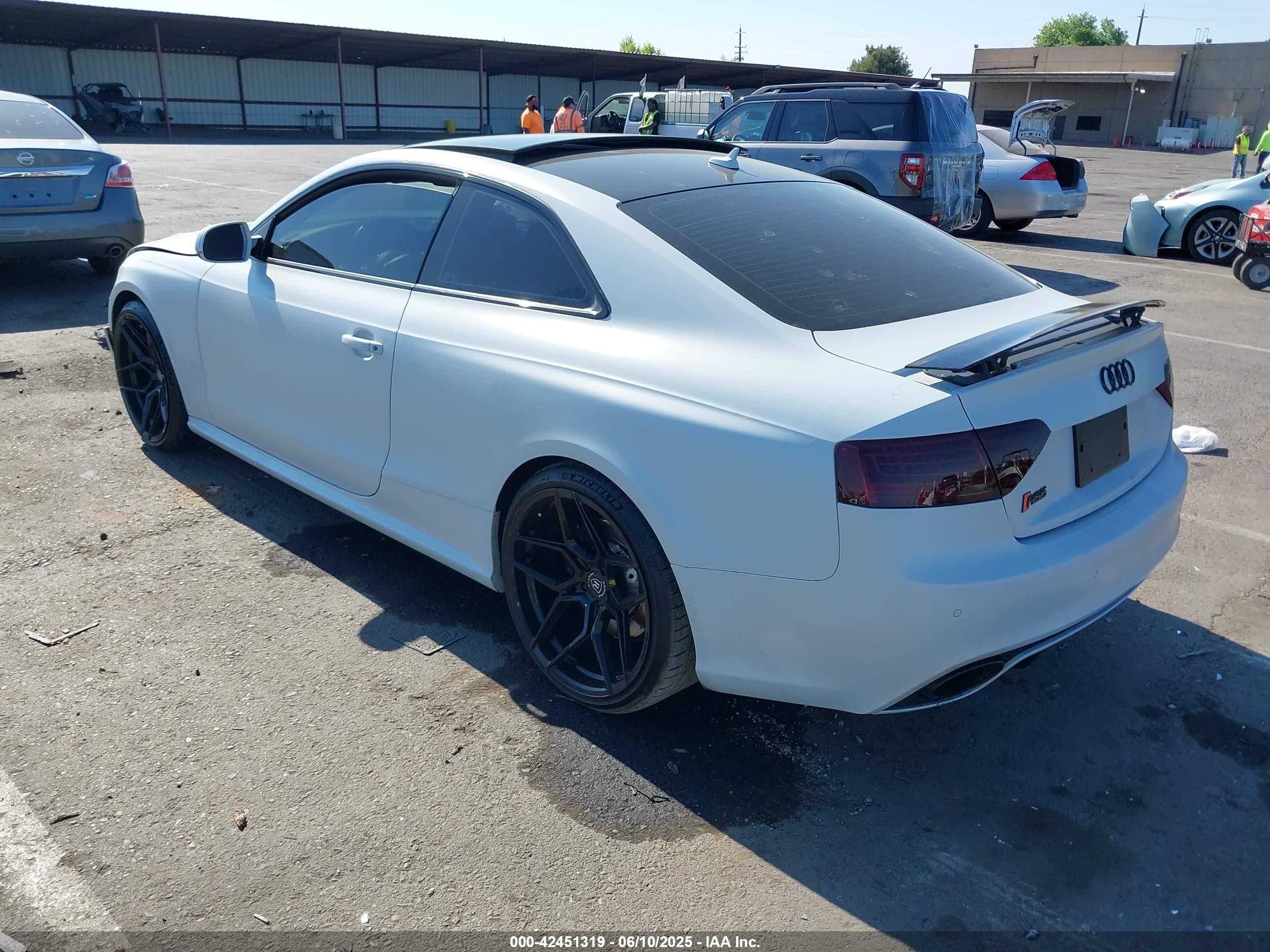 2014 Audi Rs 5 4.2 Белый vin: WUAC6AFR2EA900989