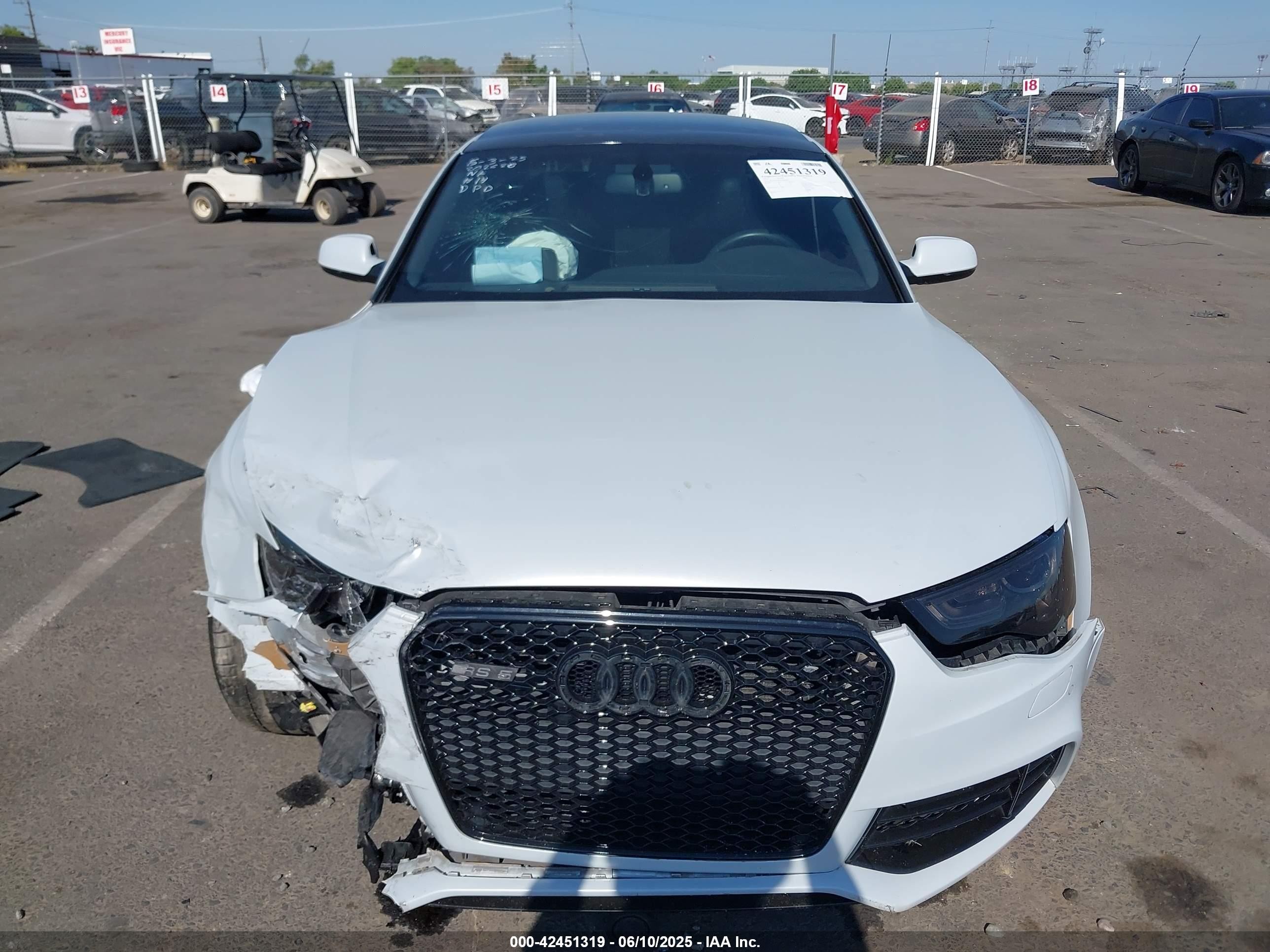 2014 Audi Rs 5 4.2 Белый vin: WUAC6AFR2EA900989