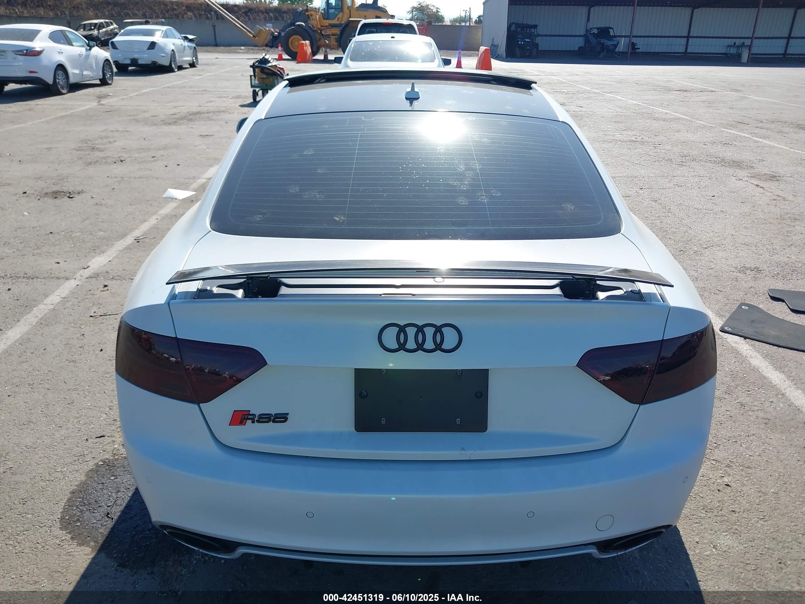 2014 Audi Rs 5 4.2 Белый vin: WUAC6AFR2EA900989