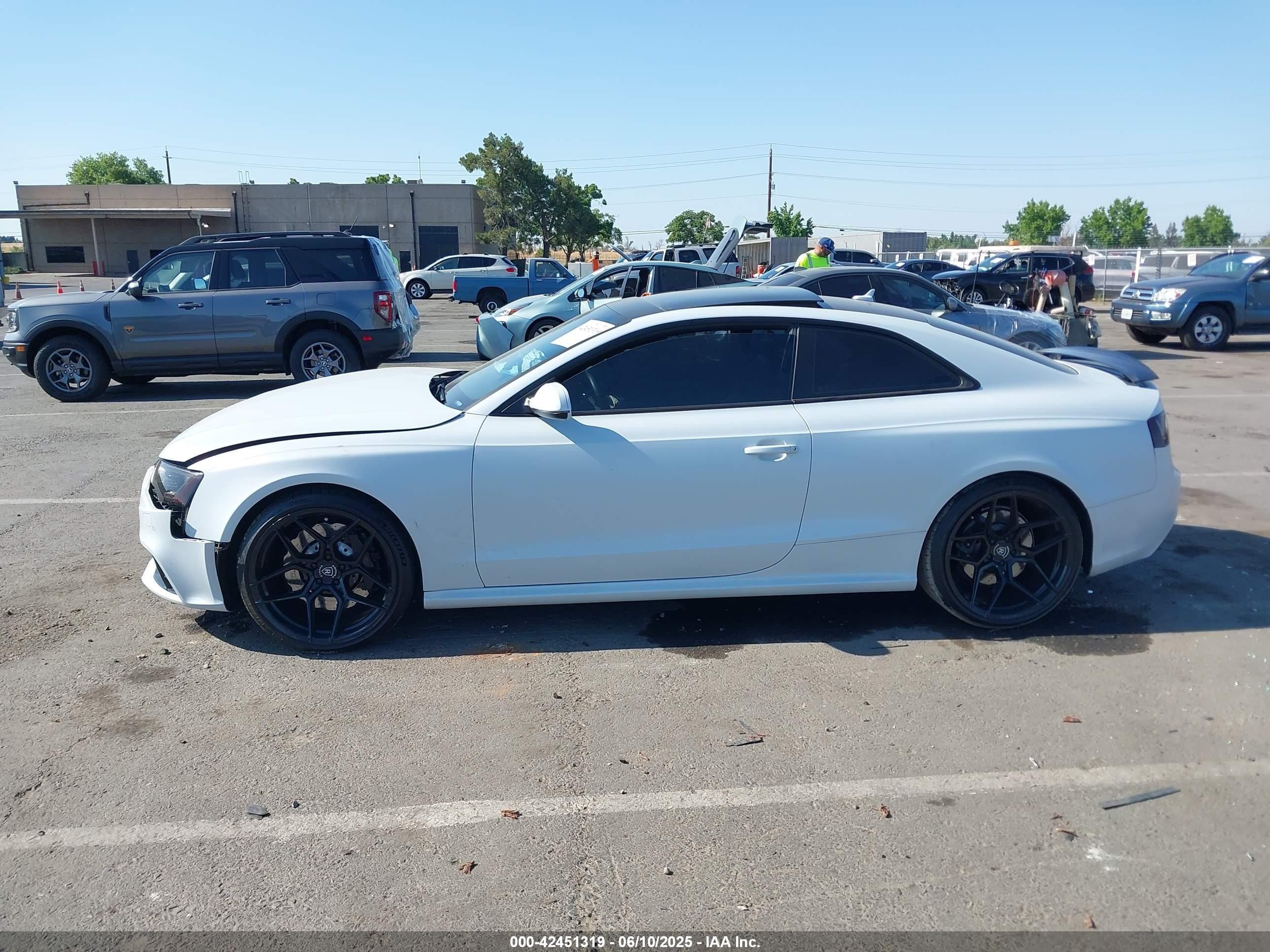 2014 Audi Rs 5 4.2 Белый vin: WUAC6AFR2EA900989