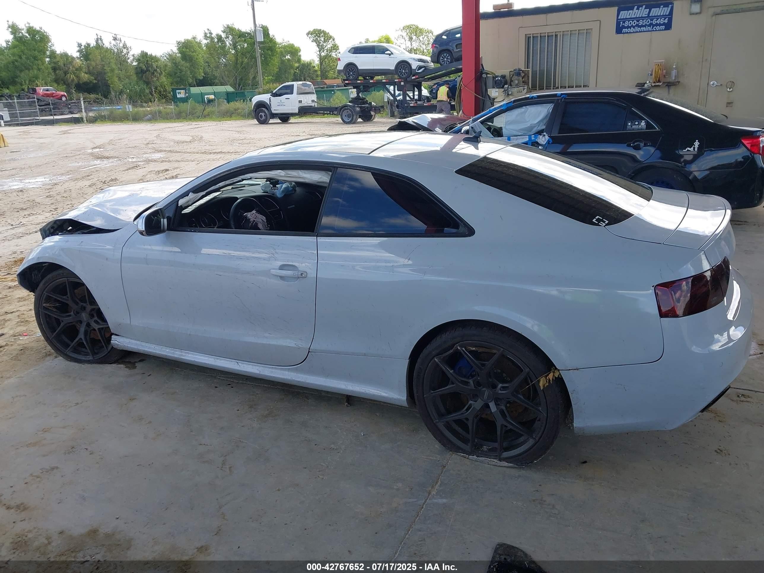 2014 Audi Rs 5 4.2 Белый vin: WUAC6AFR6EA901420