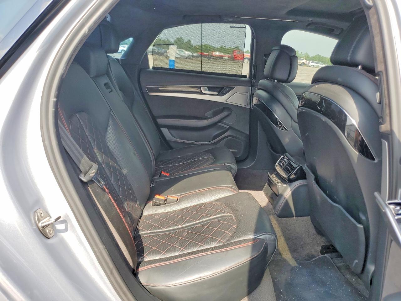 2017 Audi S8 Plus Quattro Silver vin: WUAJ5AFD9HN901102