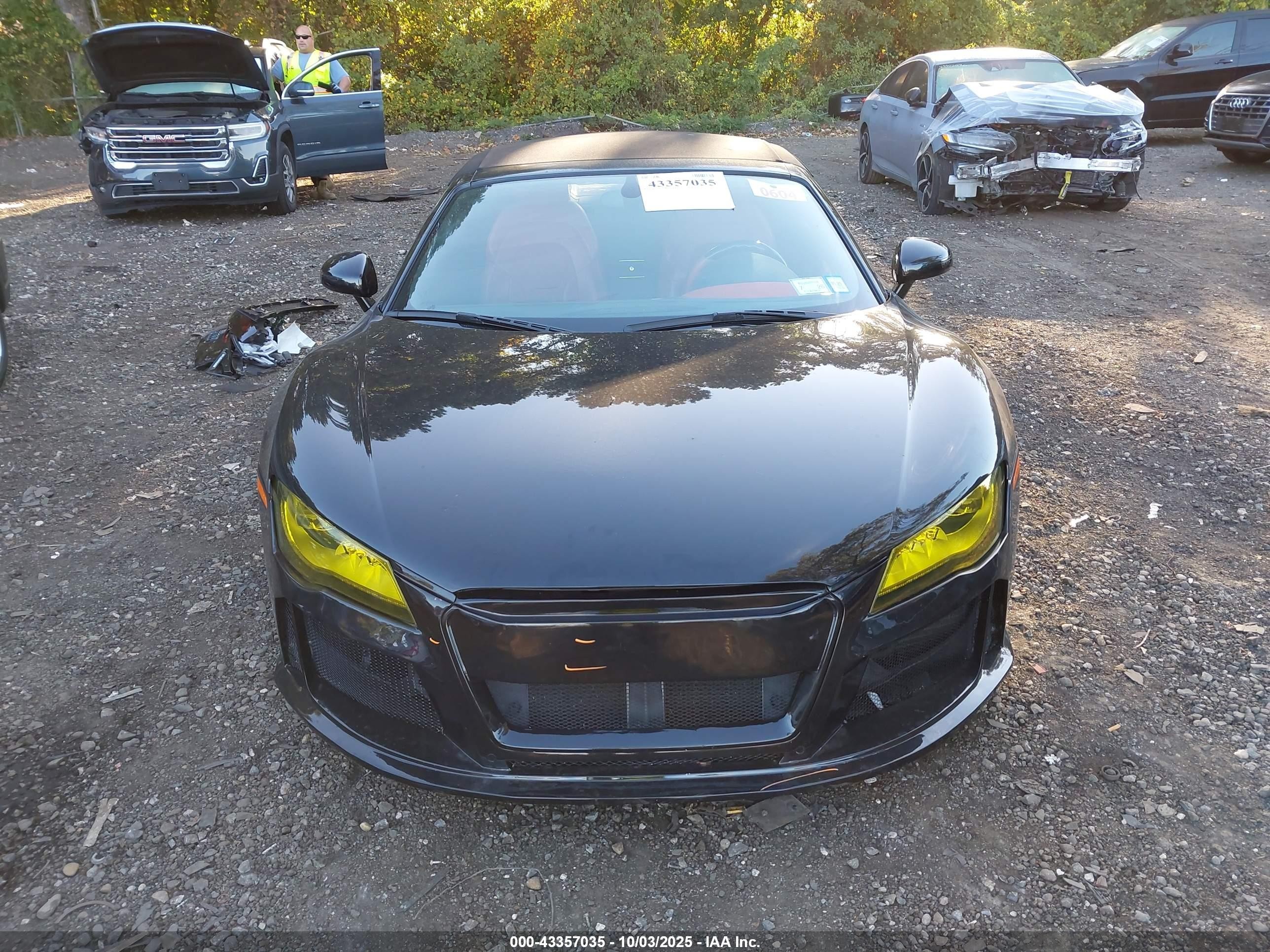 2011 Audi R8 5.2 Black vin: WUAVNAFG0BN001966