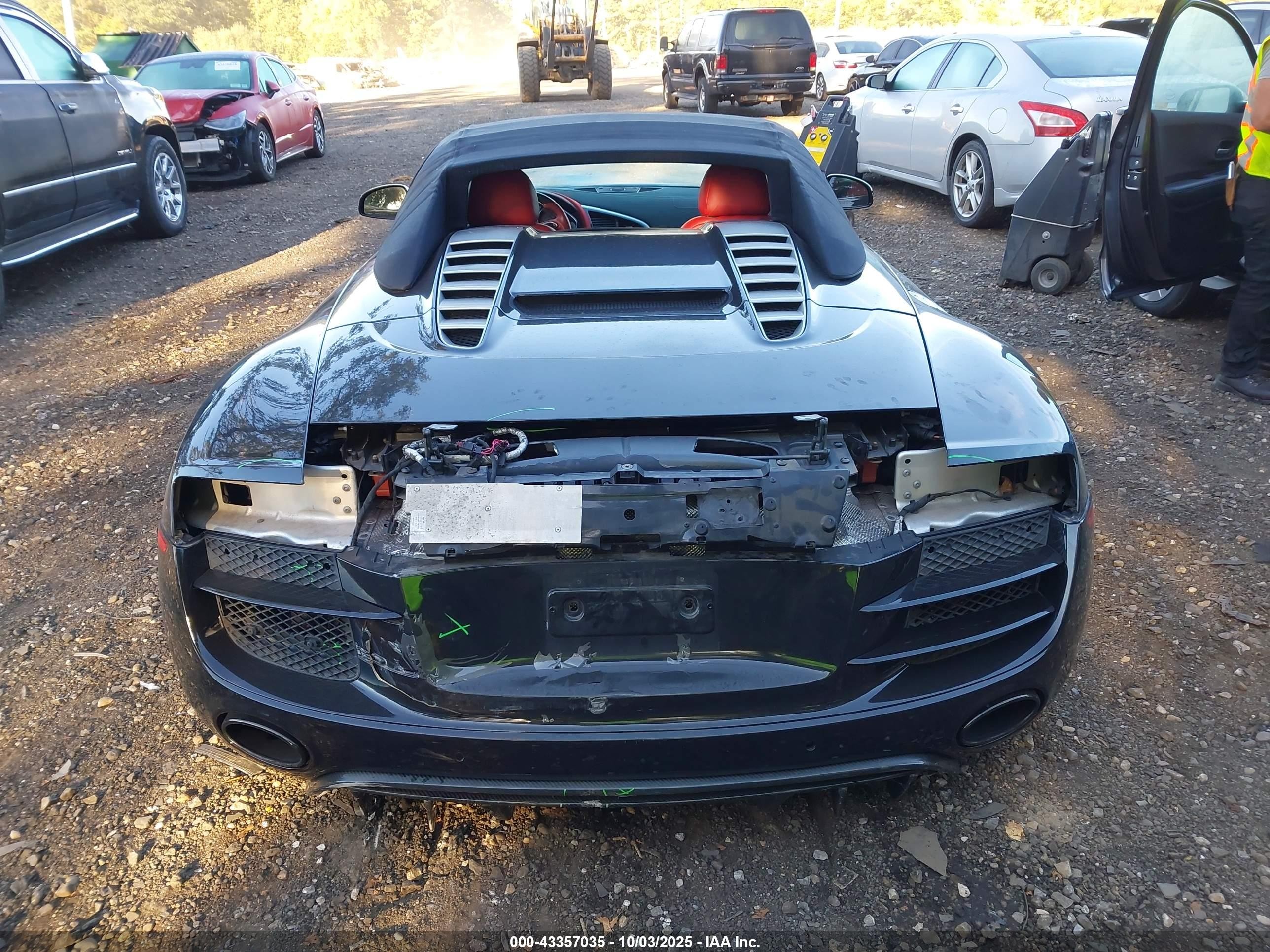 2011 Audi R8 5.2 Black vin: WUAVNAFG0BN001966