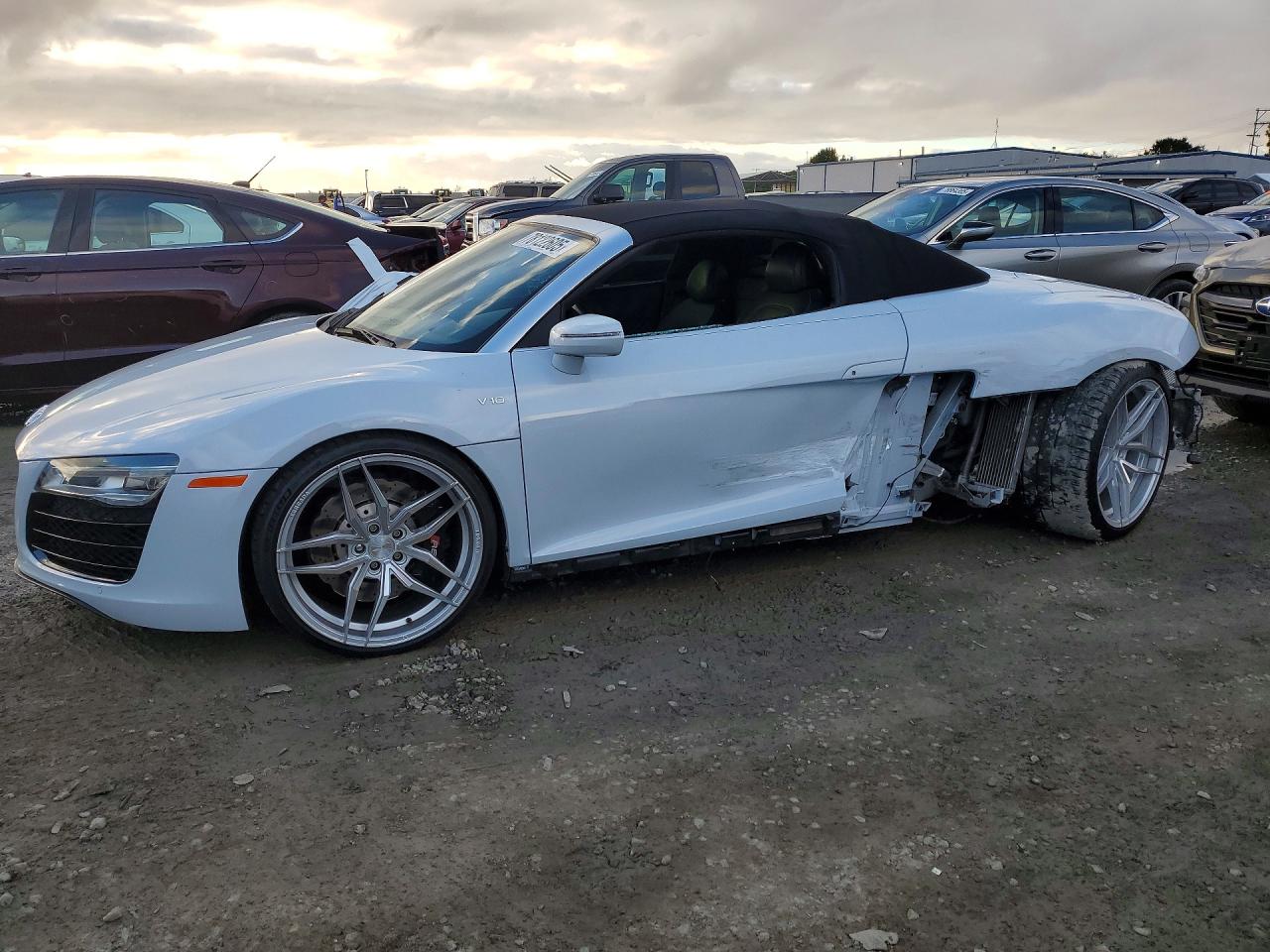 2015 Audi R8 5.2 Quattro White vin: WUAVNAFG8F7001238
