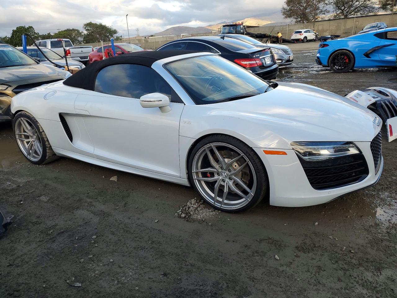 2015 Audi R8 5.2 Quattro White vin: WUAVNAFG8F7001238