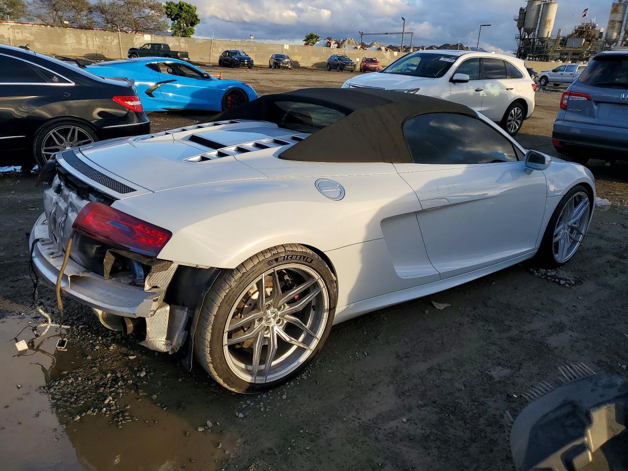 2015 Audi R8 5.2 Quattro White vin: WUAVNAFG8F7001238