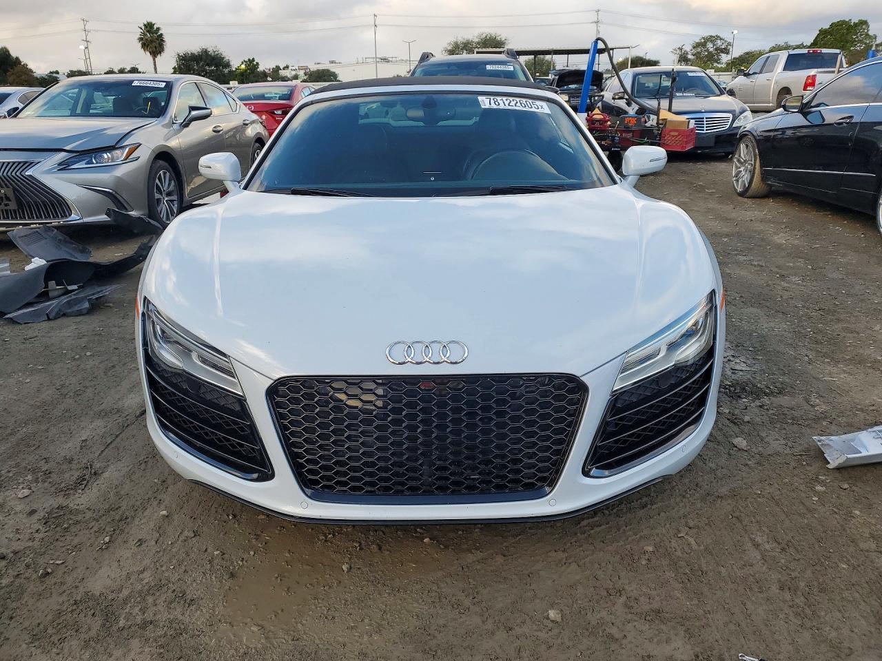 2015 Audi R8 5.2 Quattro White vin: WUAVNAFG8F7001238