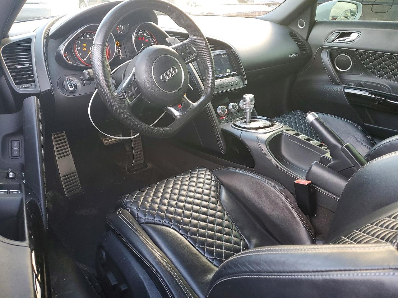 2015 Audi R8 5.2 Quattro White vin: WUAVNAFG8F7001238