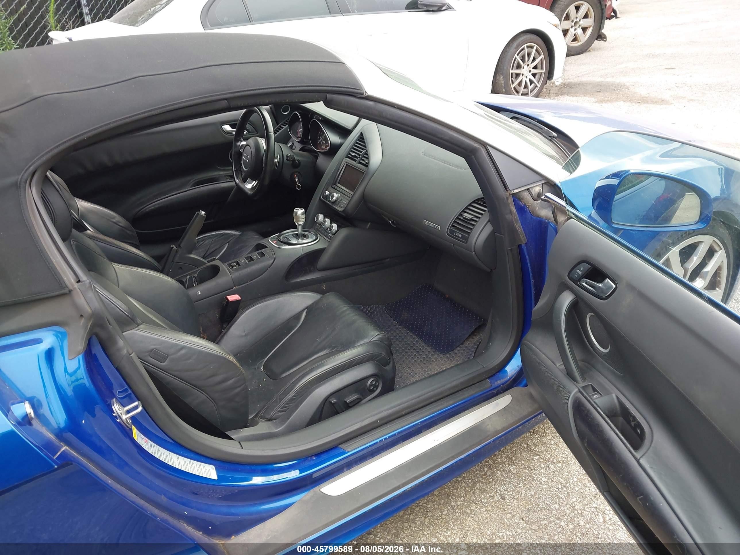 2011 Audi R8 5.2 Blue vin: WUAVNAFG9BN003098