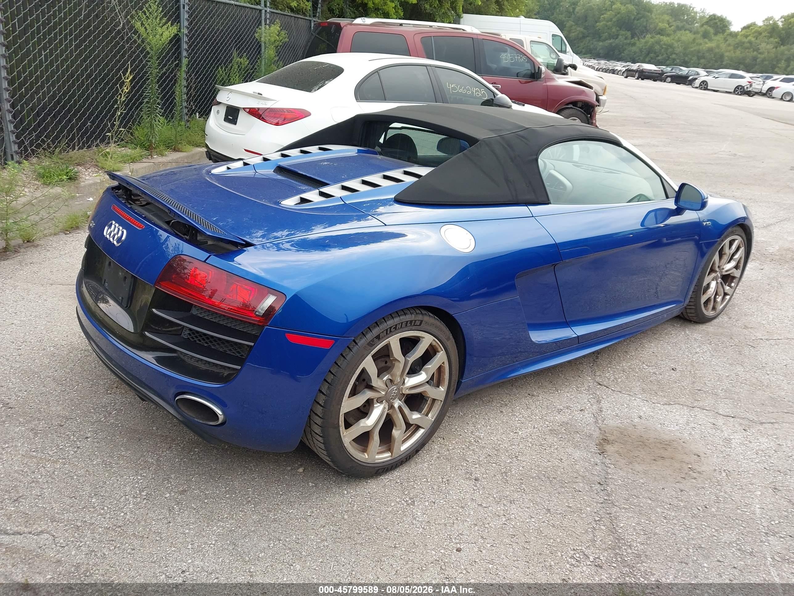 2011 Audi R8 5.2 Blue vin: WUAVNAFG9BN003098