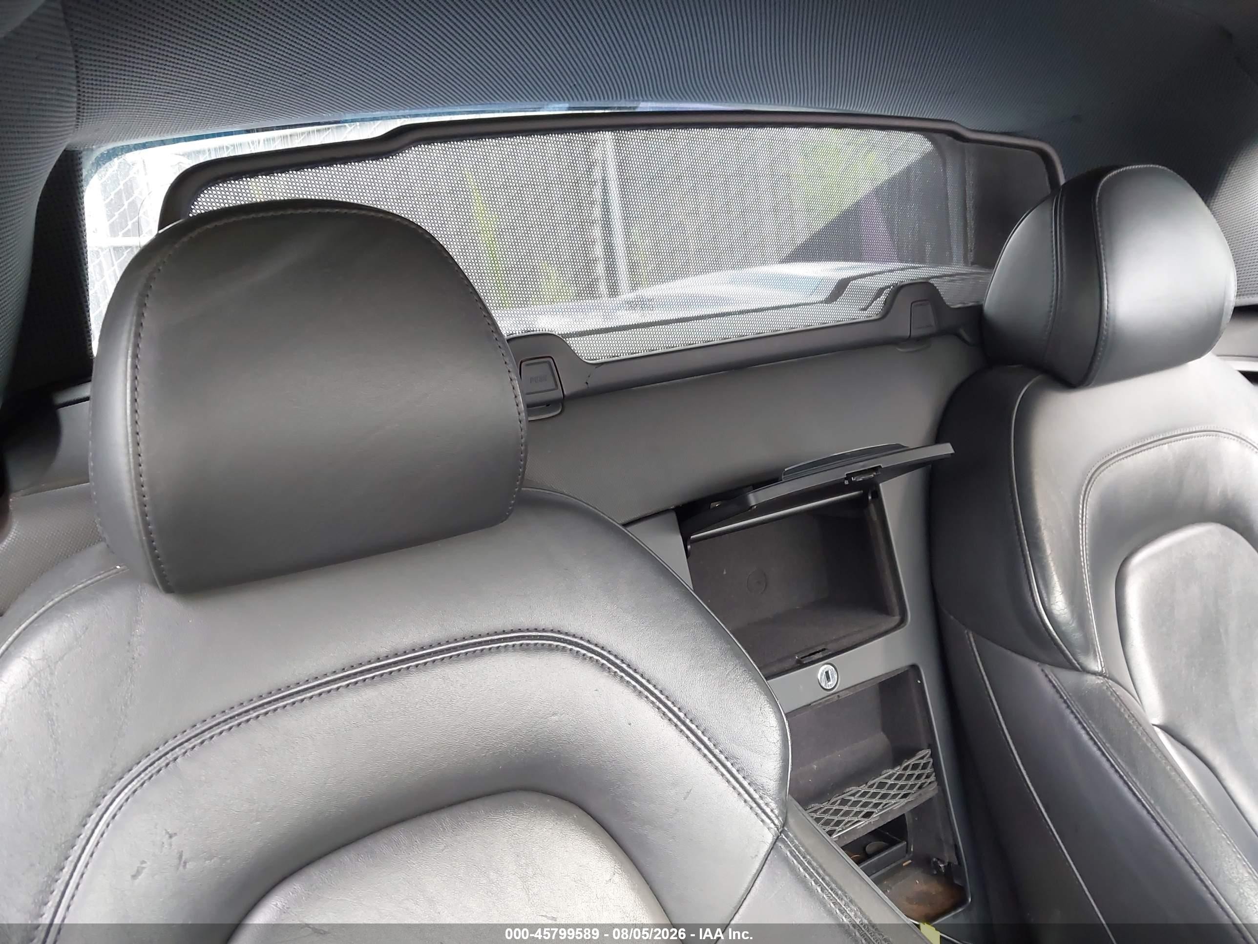 2011 Audi R8 5.2 Blue vin: WUAVNAFG9BN003098