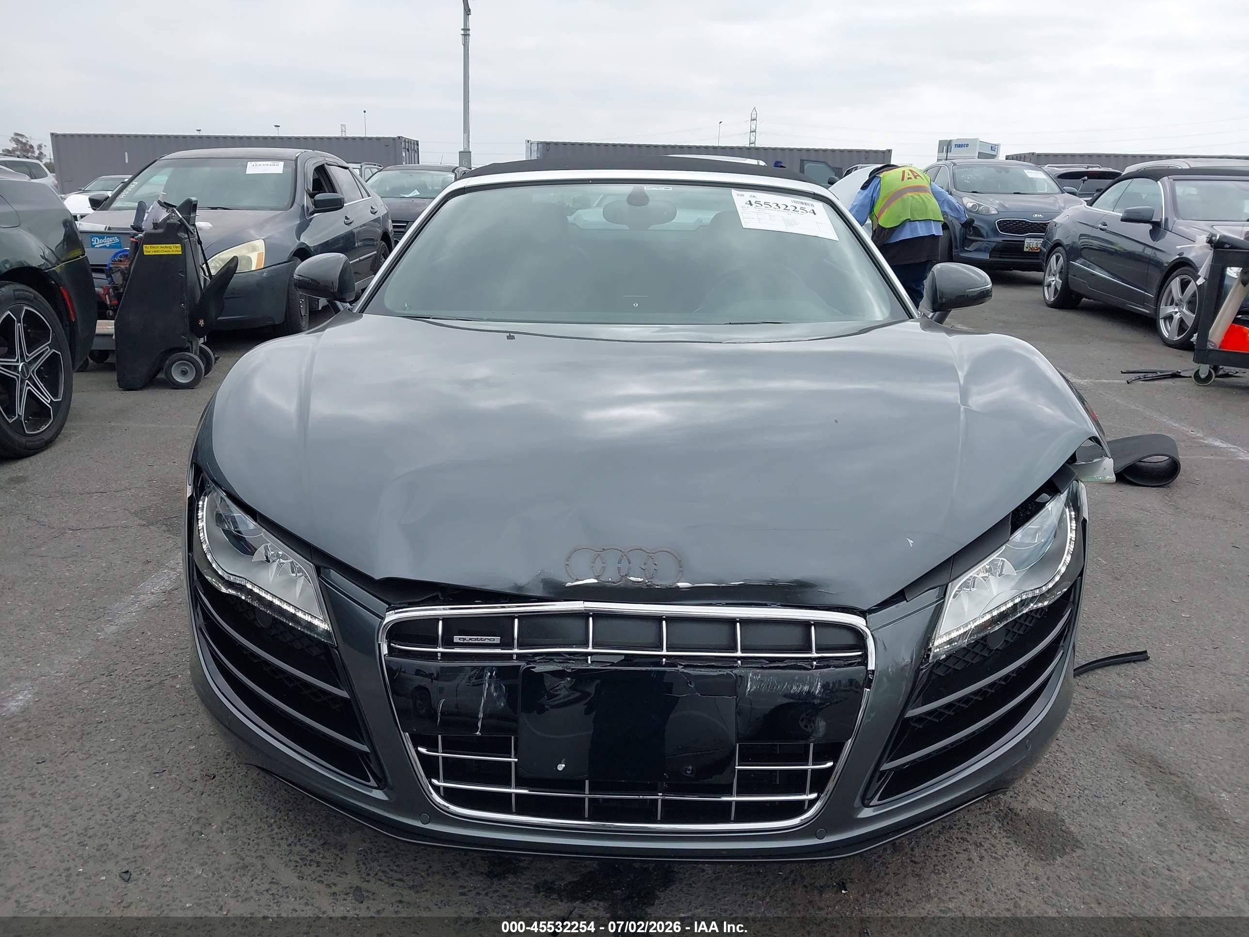 2012 Audi R8 5.2l Gray vin: WUAVNAFG9CN002938