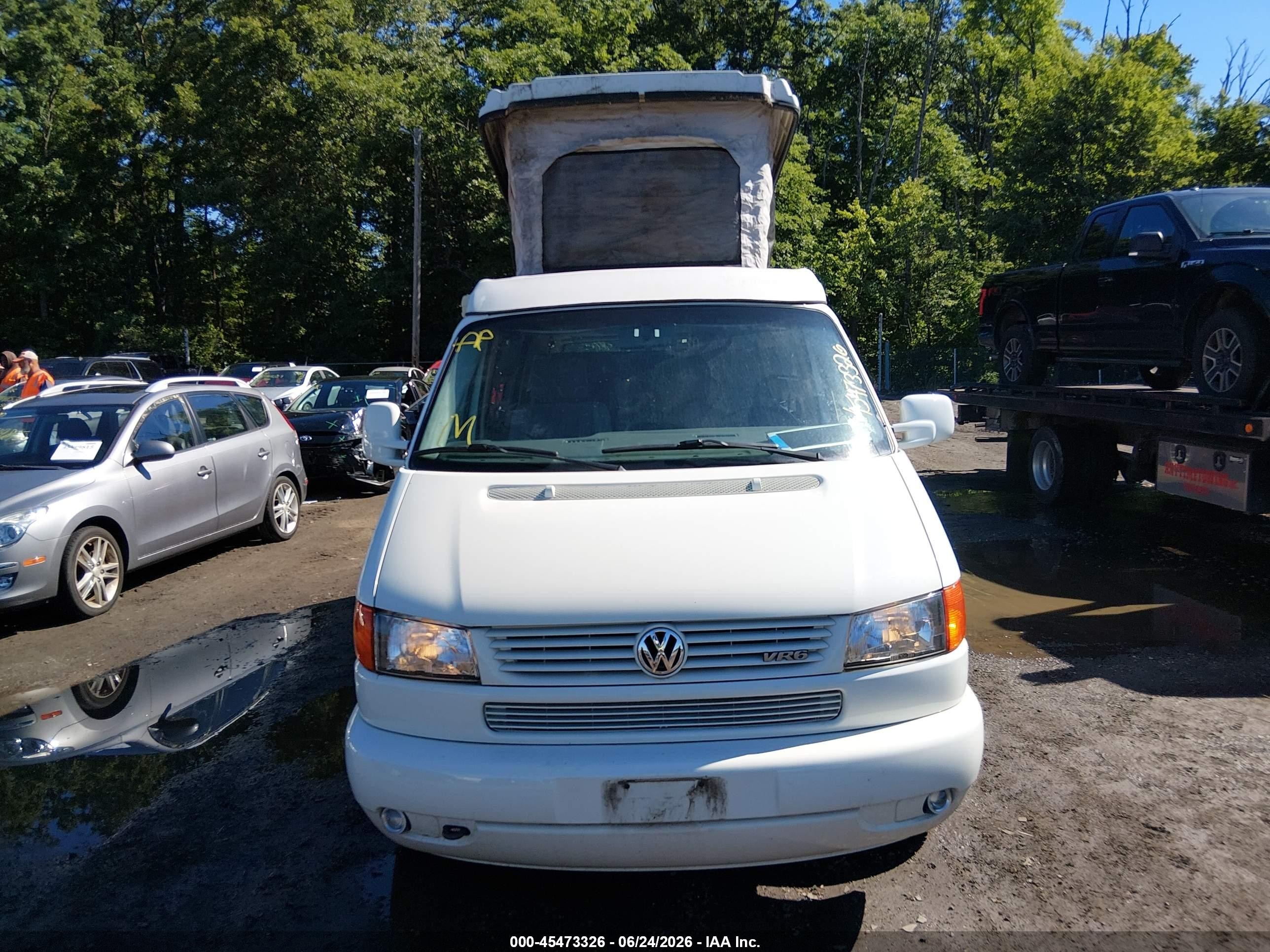 1999 Volkswagen Eurovan Mv White vin: WV2EH2704XH118596