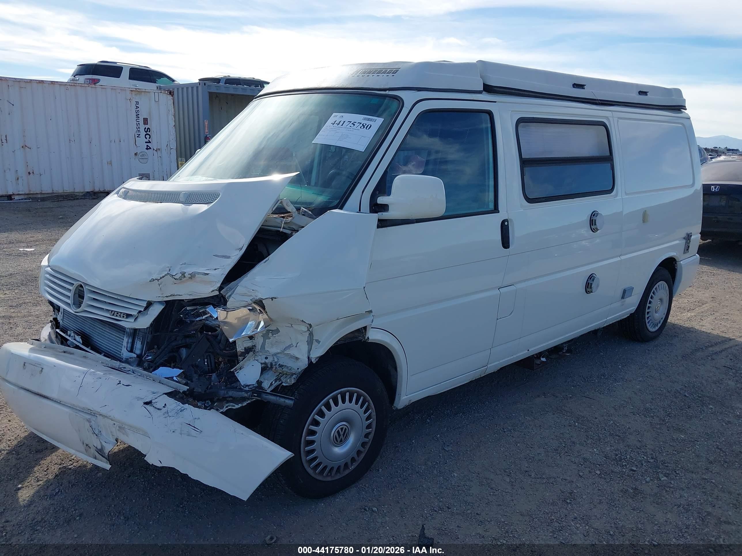 1999 Volkswagen Eurovan Mv White vin: WV2EH8700XH000662