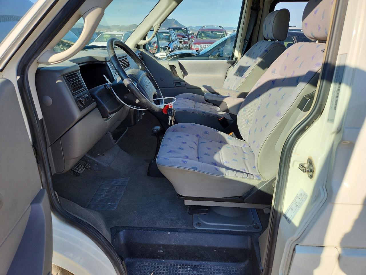 1999 Volkswagen Eurovan Camper Белый vin: WV2EH8702XH000646