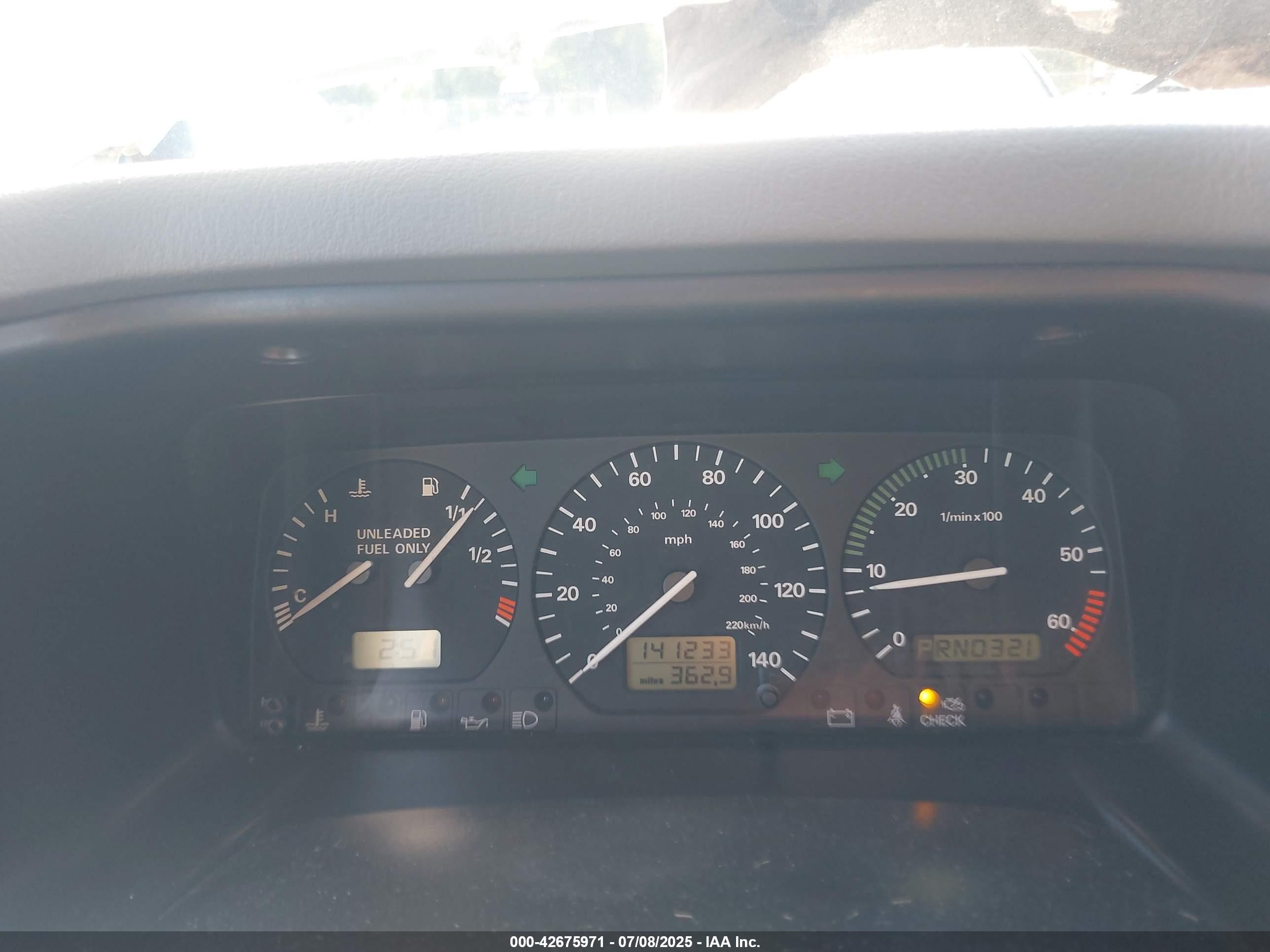 1999 Volkswagen Eurovan Mv Белый vin: WV2EH8707XH000531