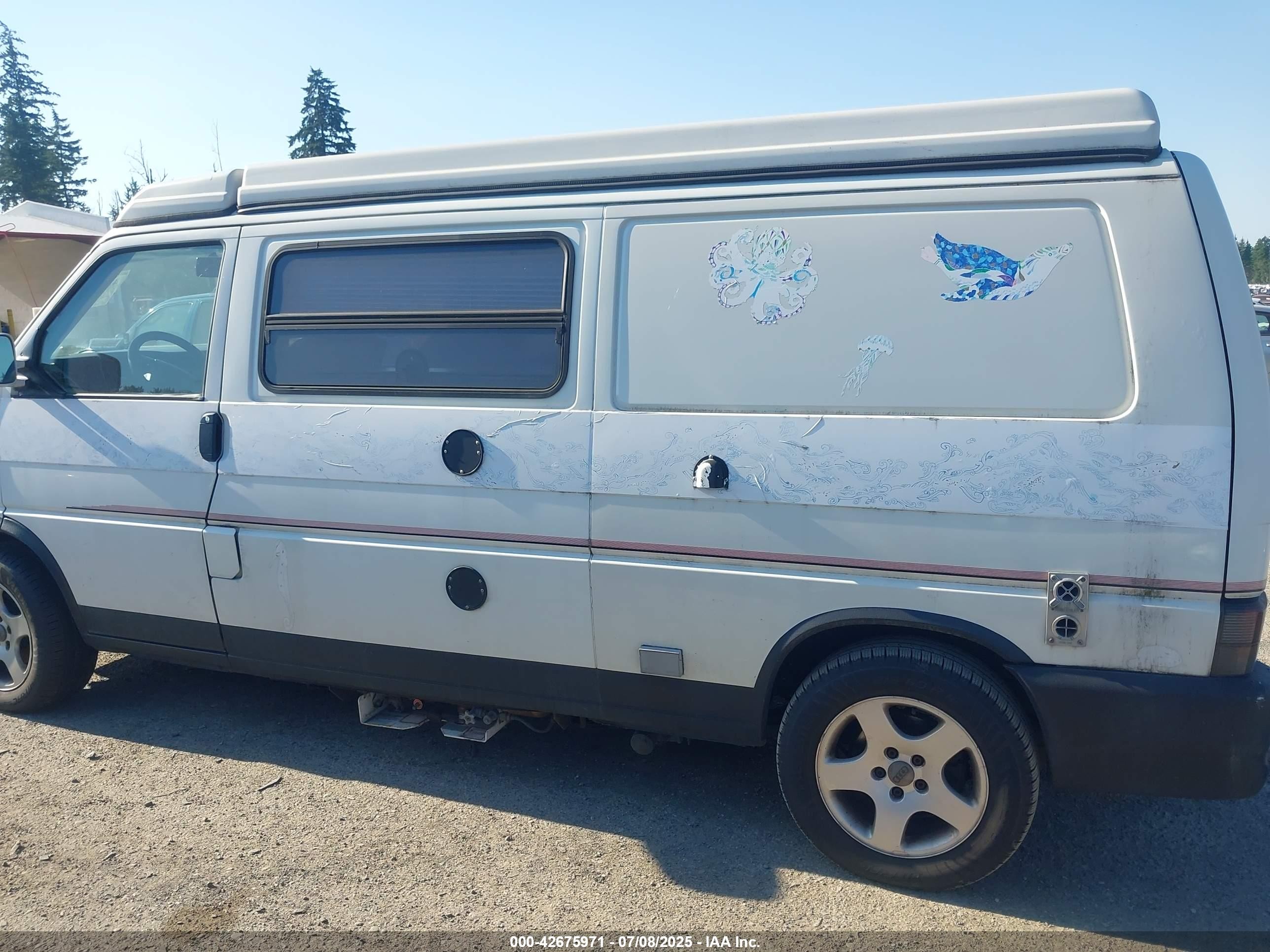 1999 Volkswagen Eurovan Mv Белый vin: WV2EH8707XH000531