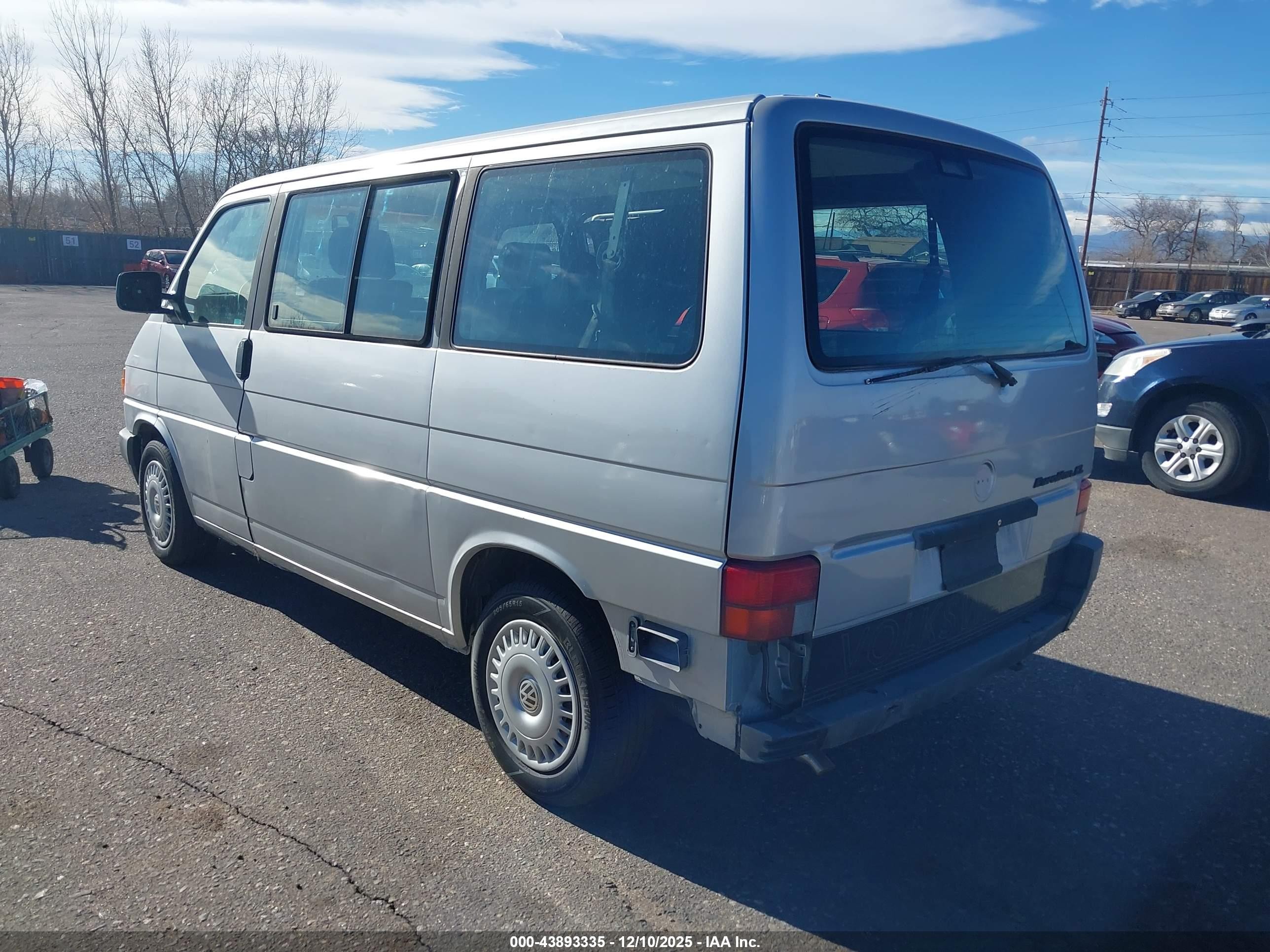 1993 Volkswagen Eurovan Cl Серебряный vin: WV2HC0700PH063435