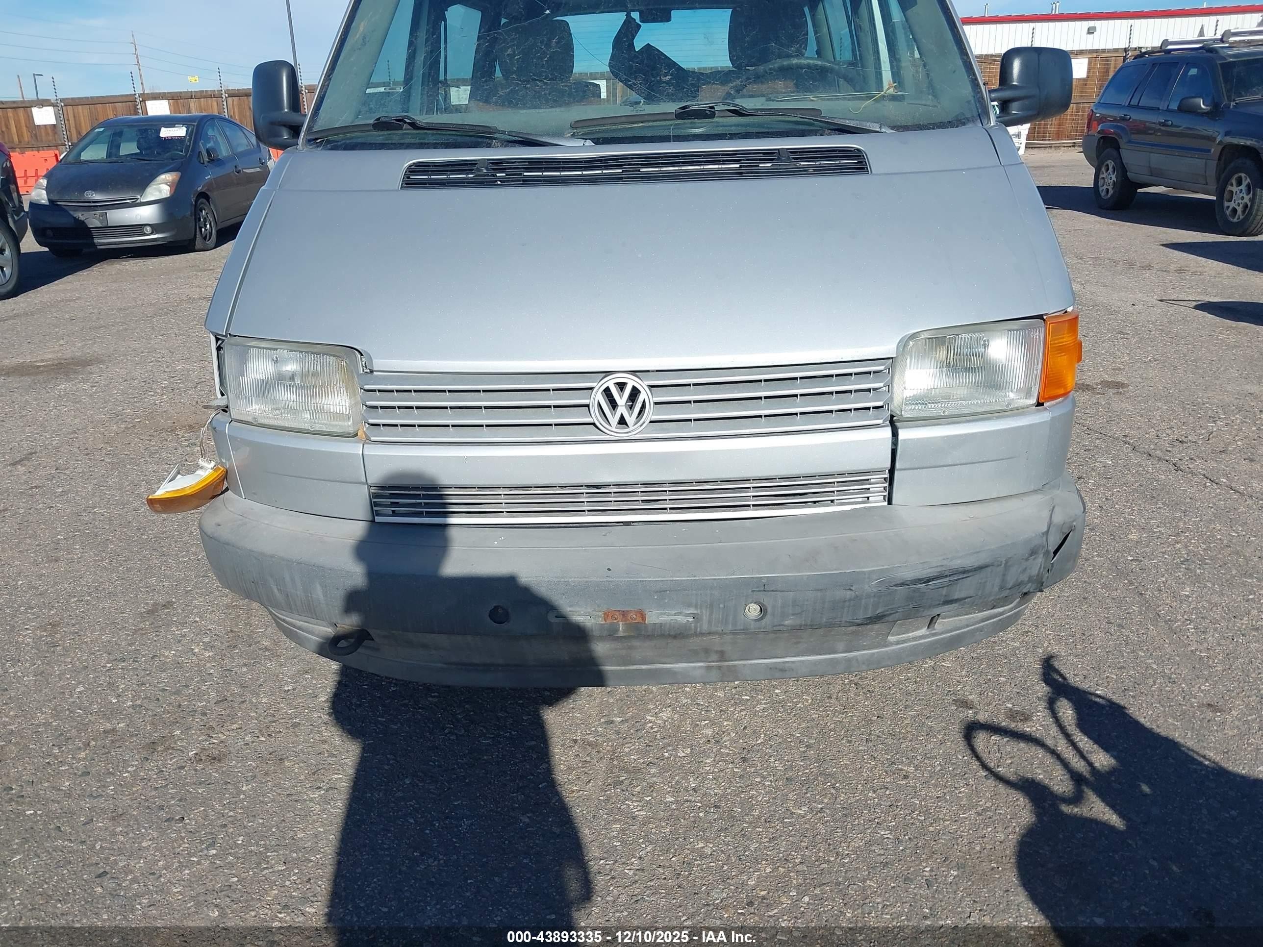 1993 Volkswagen Eurovan Cl Серебряный vin: WV2HC0700PH063435
