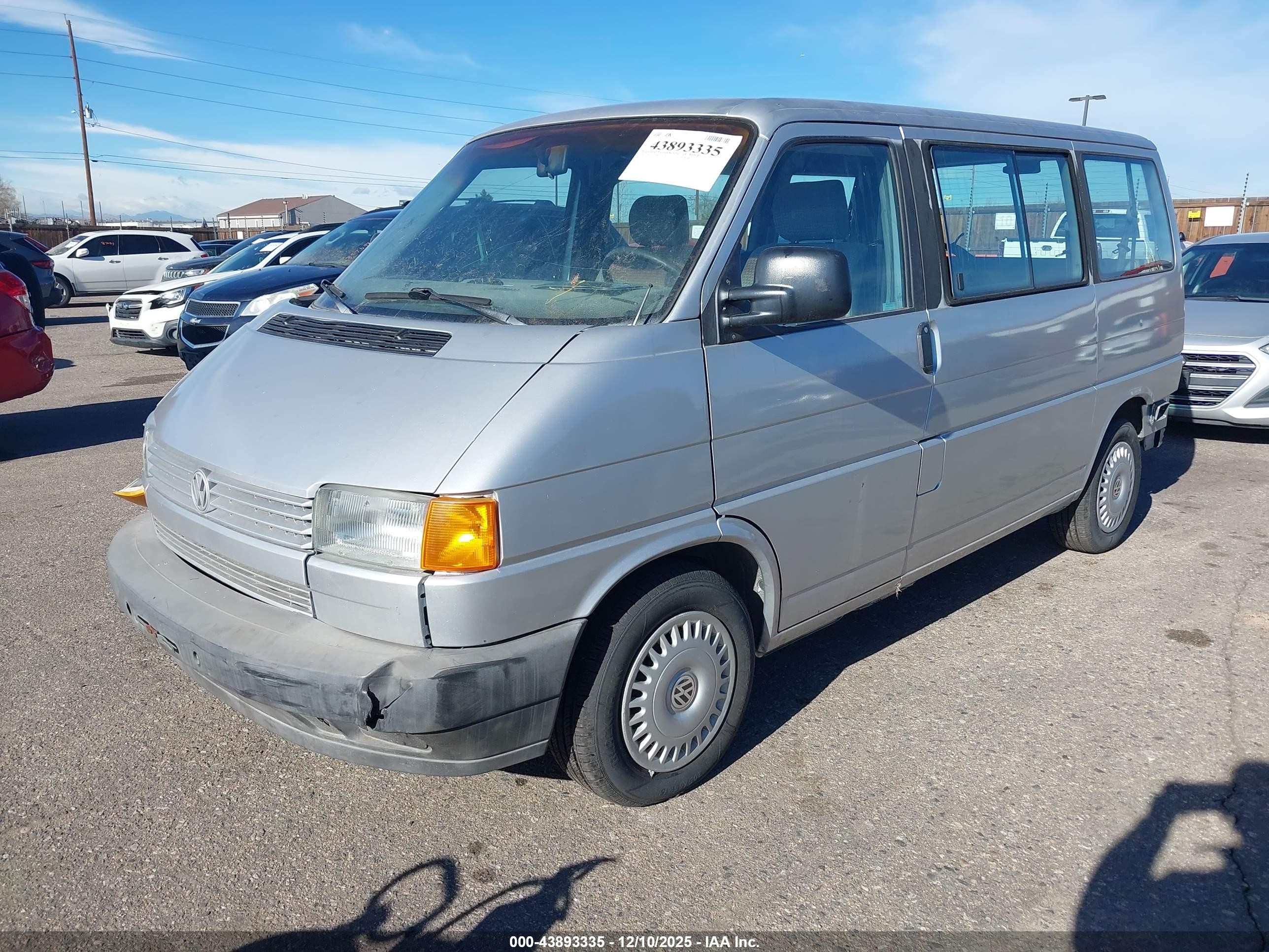 1993 Volkswagen Eurovan Cl Серебряный vin: WV2HC0700PH063435
